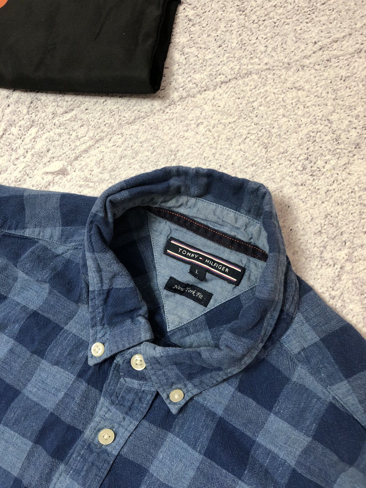 Tommy Hilfiger × Vintage Men’s shirt Tommy Hilfiger size L Size US L / EU 52-54 / 3 - 4 Thumbnail