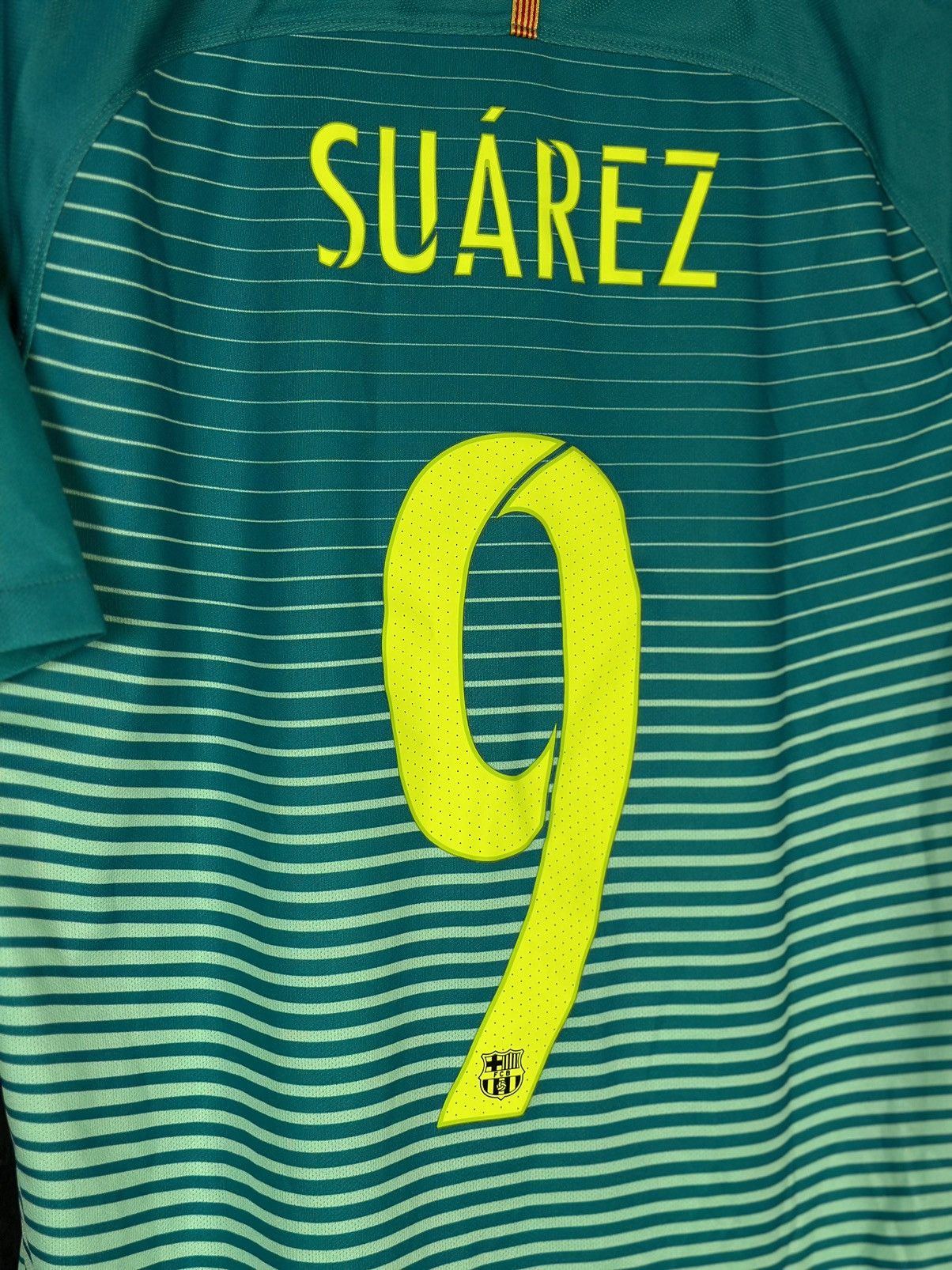 Nike × Vintage Luis Suarez #9 Barcelona FC 2016-2017 Nike T-shirt + Shorts Size US M / EU 48-50 / 2 - 7 Thumbnail