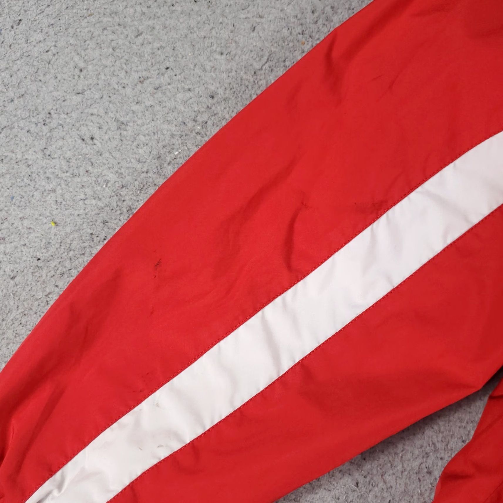 Champion Champion Jacket Mens L Red Full Zip Windbreaker Jacket - Parks/Everyday? (Note: Must use original words only; do not add new info) Size US L / EU 52-54 / 3 - 7 Thumbnail