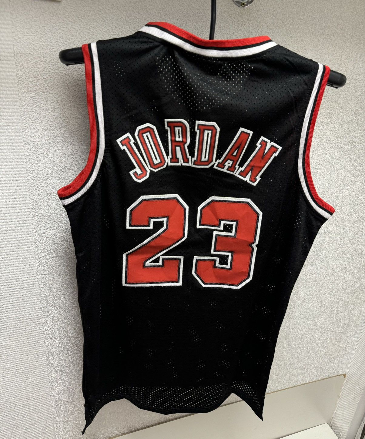 Mitchell & Ness Jordan 23 mitchell & ness vintage nba jersey 1997/98 L sz Size US L / EU 52-54 / 3 - 2 Thumbnail