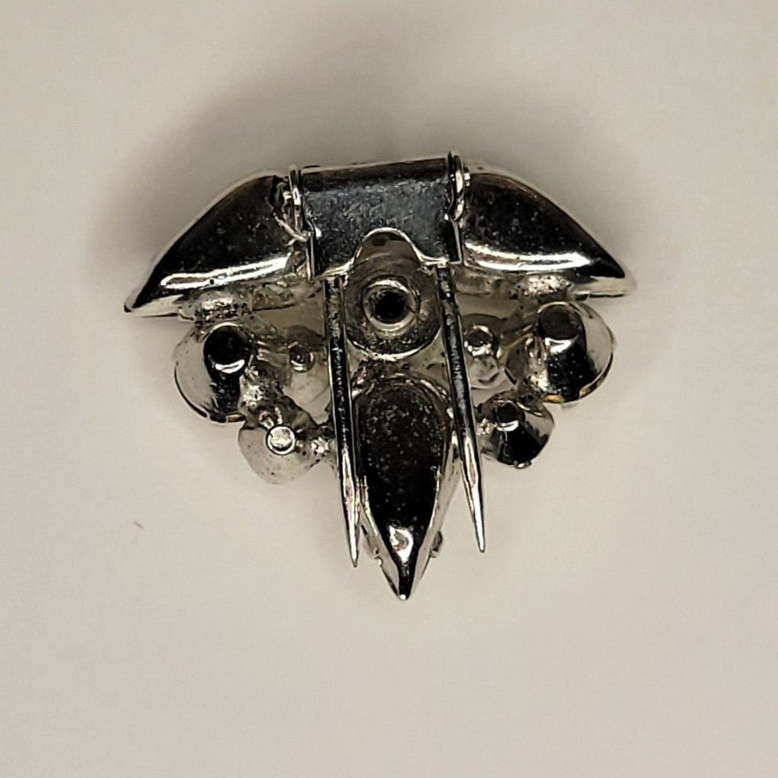 Pieces Uniques Vintage Glass Rhinestone Silver Tone Fur Clip Size ONE SIZE - 10 Thumbnail