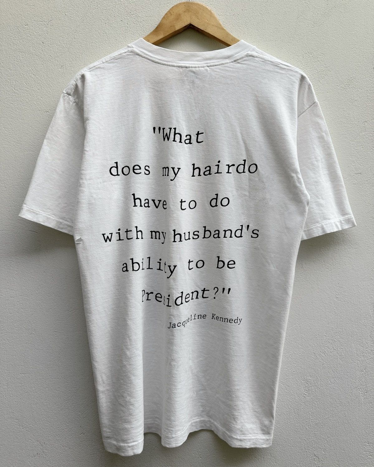Vintage Vintage Jacqueline Kennedy Stanley Desantis T shirt Size US L / EU 52-54 / 3 - 3 Thumbnail