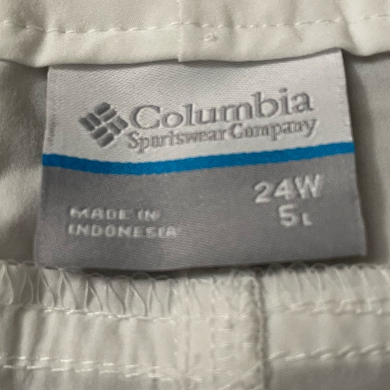 Columbia Columbia Women's Coral Point III Shorts in White - Size 24W Size 34" / US 12 / IT 48 - 4 Thumbnail