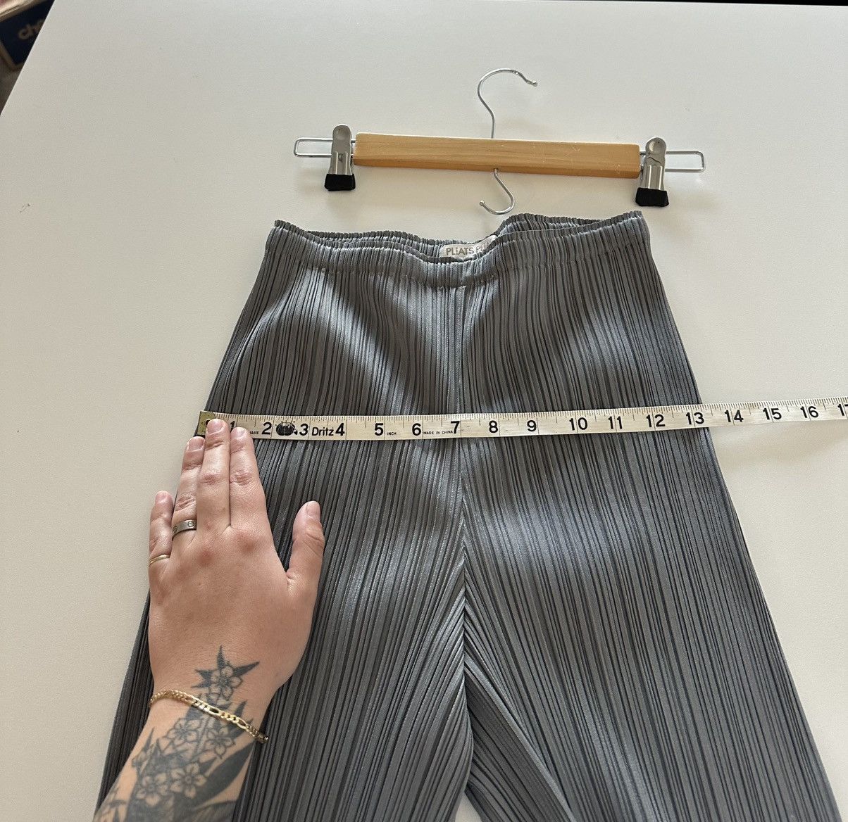 Pleats Please Issey Miyake Issey Miyake Pleats Please Pants Grey 5 Japan Minimalist Size 27" / US 4 / IT 40 - 4 Thumbnail