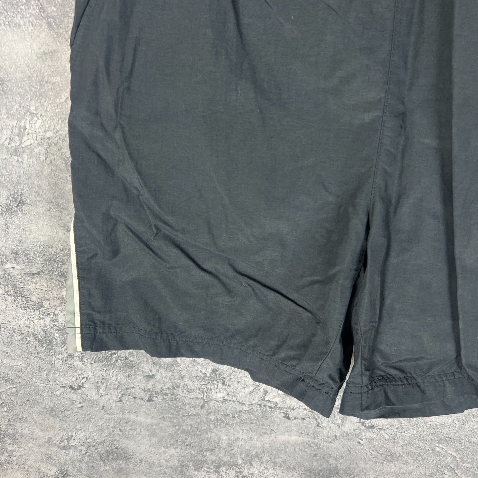 Nike Nike Vintage Shorts Men's Size L Black ` Size US L / EU 52-54 / 3 - 3 Thumbnail