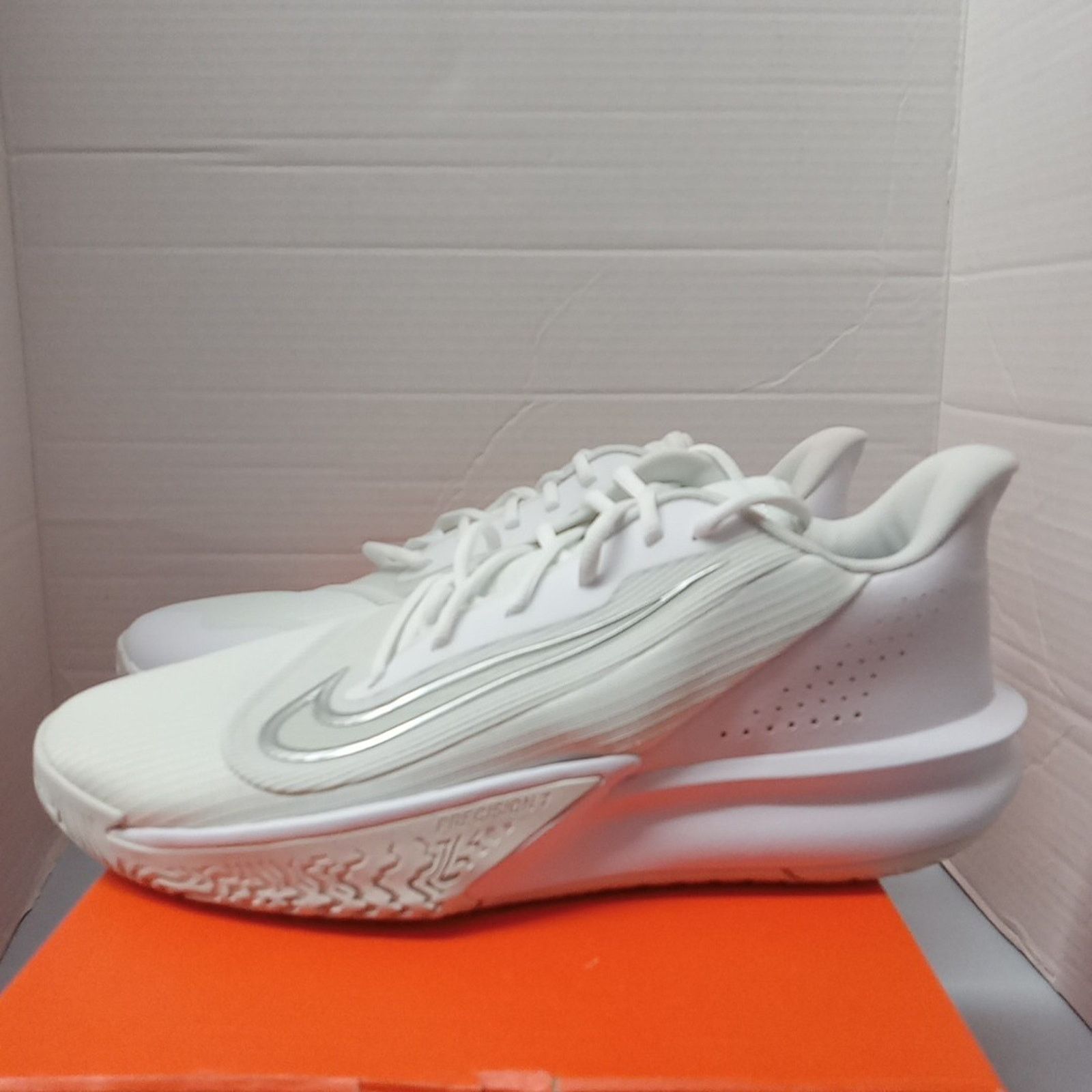 Nike Men’s 11.5 Nike Precision VII Basketball Sneaker White Grey Size US 11.5 / EU 44-45 - 3 Thumbnail
