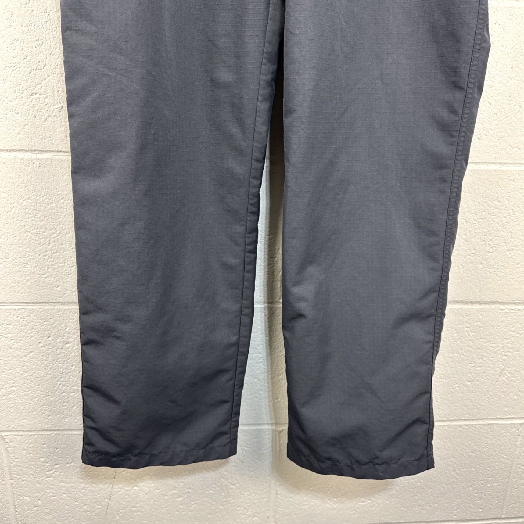 Vintage 5.11 Tactical Men's Cargo Pants Charcoal Gray 36x30 Casual Workwear 5-Pocket Cargo Pockets Herringbone Cotton Polyester Blend Gray Mens Pants Size US 36 / EU 52 - 6 Thumbnail