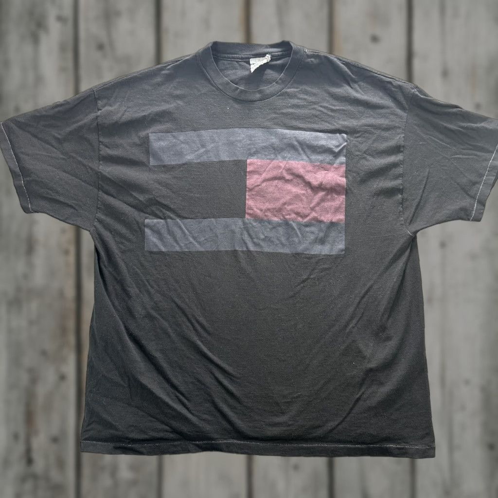 Tommy Hilfiger VINTAGE Tommy Hilfiger T-Shirt Men XL Black Logo Graphic 90s Made in USA Size US XL / EU 56 / 4 - 1 Thumbnail