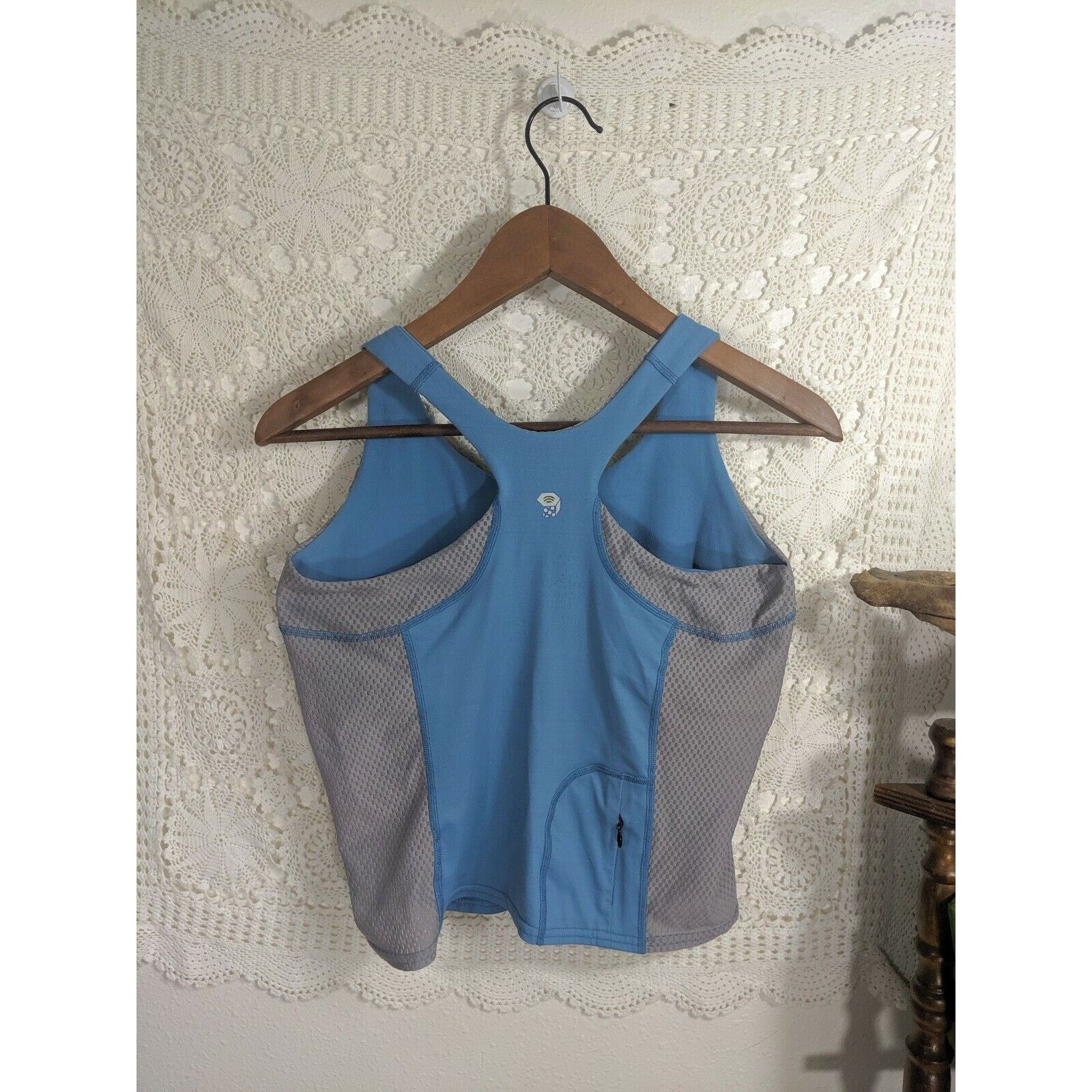 Mountain Hardwear Mountain Hardwear Tank Top Women Medium Built In Shelf Bra Size M / US 6-8 / IT 42-44 - 6 Thumbnail