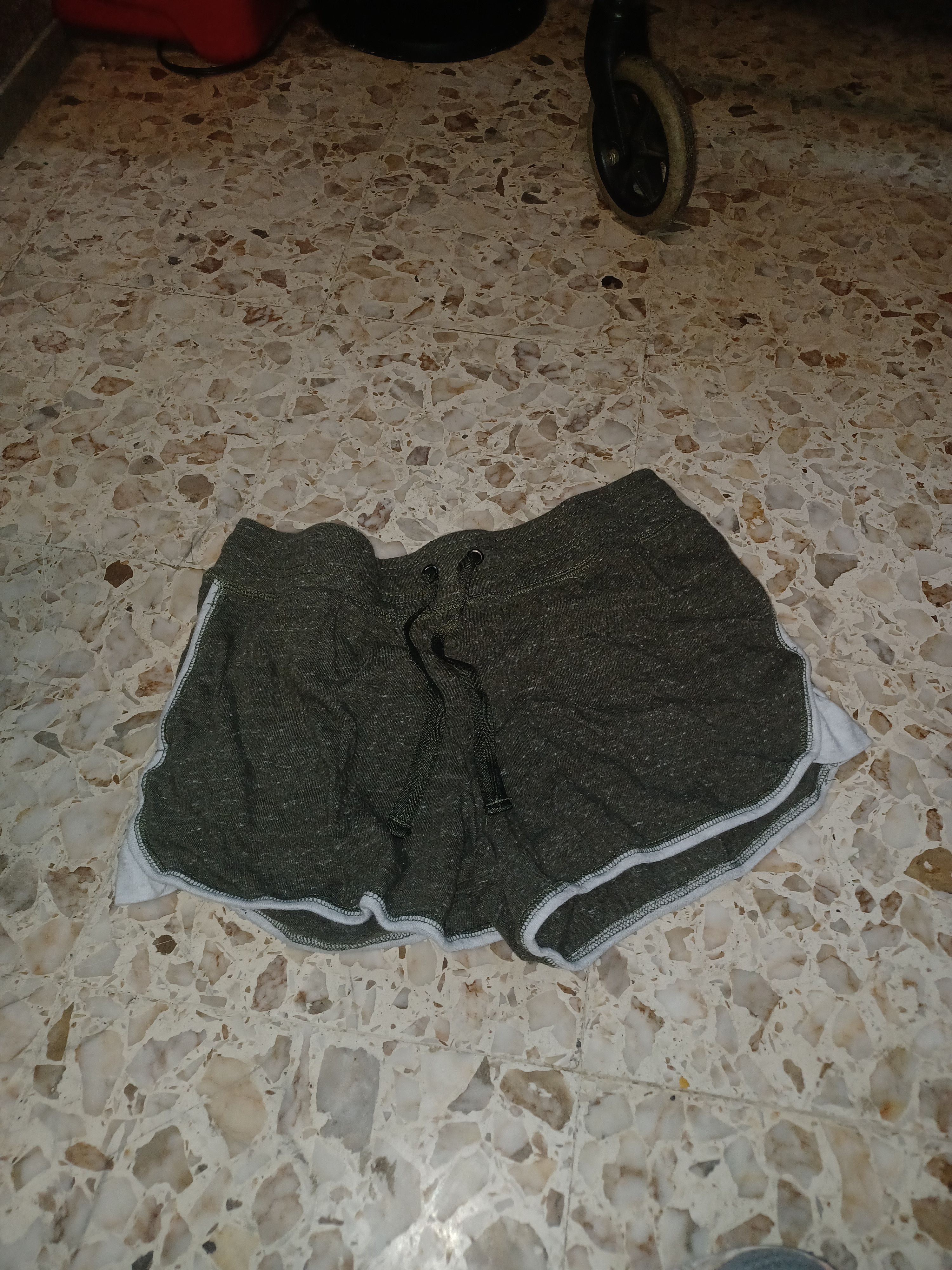 Athletic Works Athletic Women's Running Shorts L (12-14) Grayish Green Size 34" / US 12 / IT 48 - 1 Thumbnail