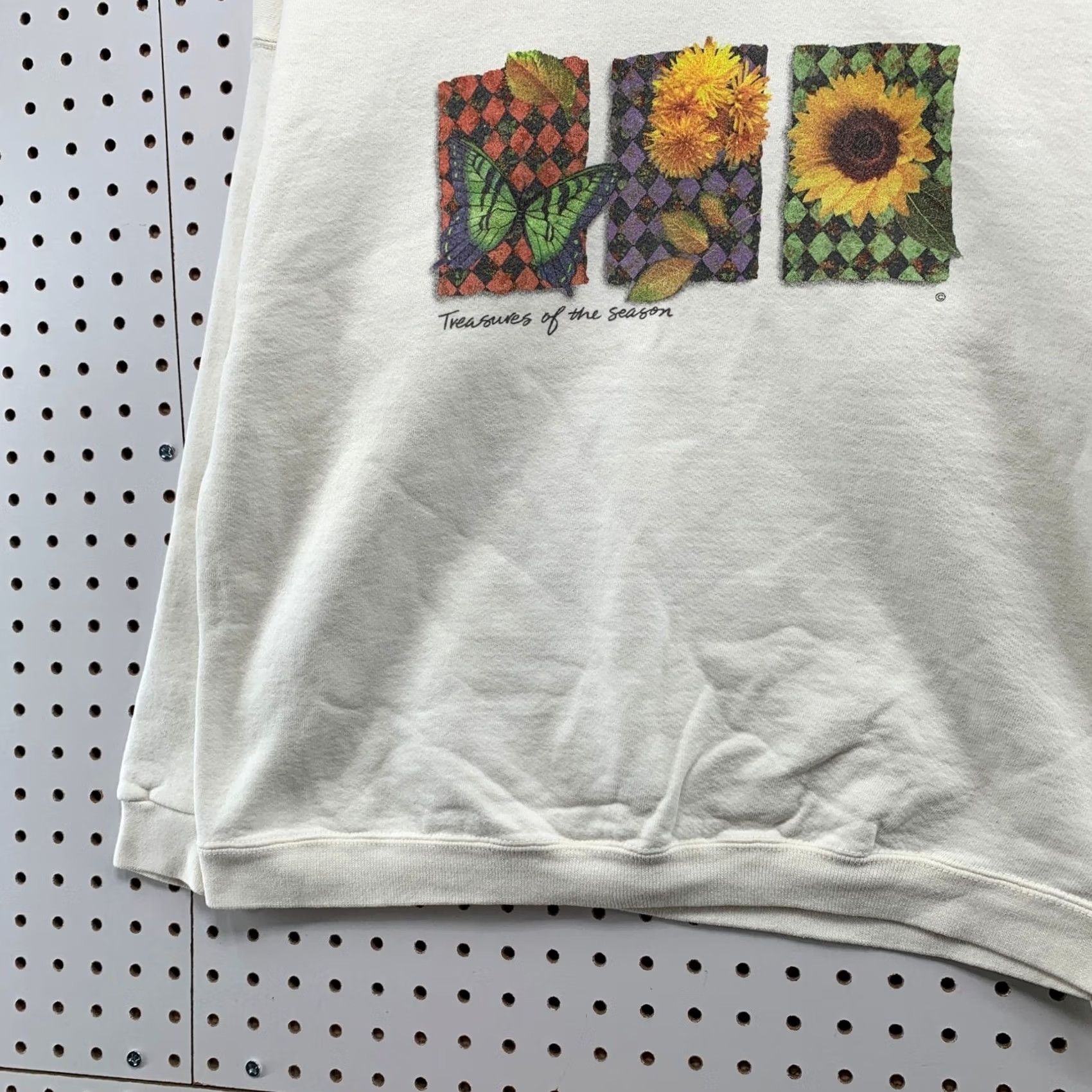 Vintage VINTAGE Maze Sweatshirt Womens Medium Cream 90s Sunflwer Butterfly Treasures Size M / US 6-8 / IT 42-44 - 6 Thumbnail
