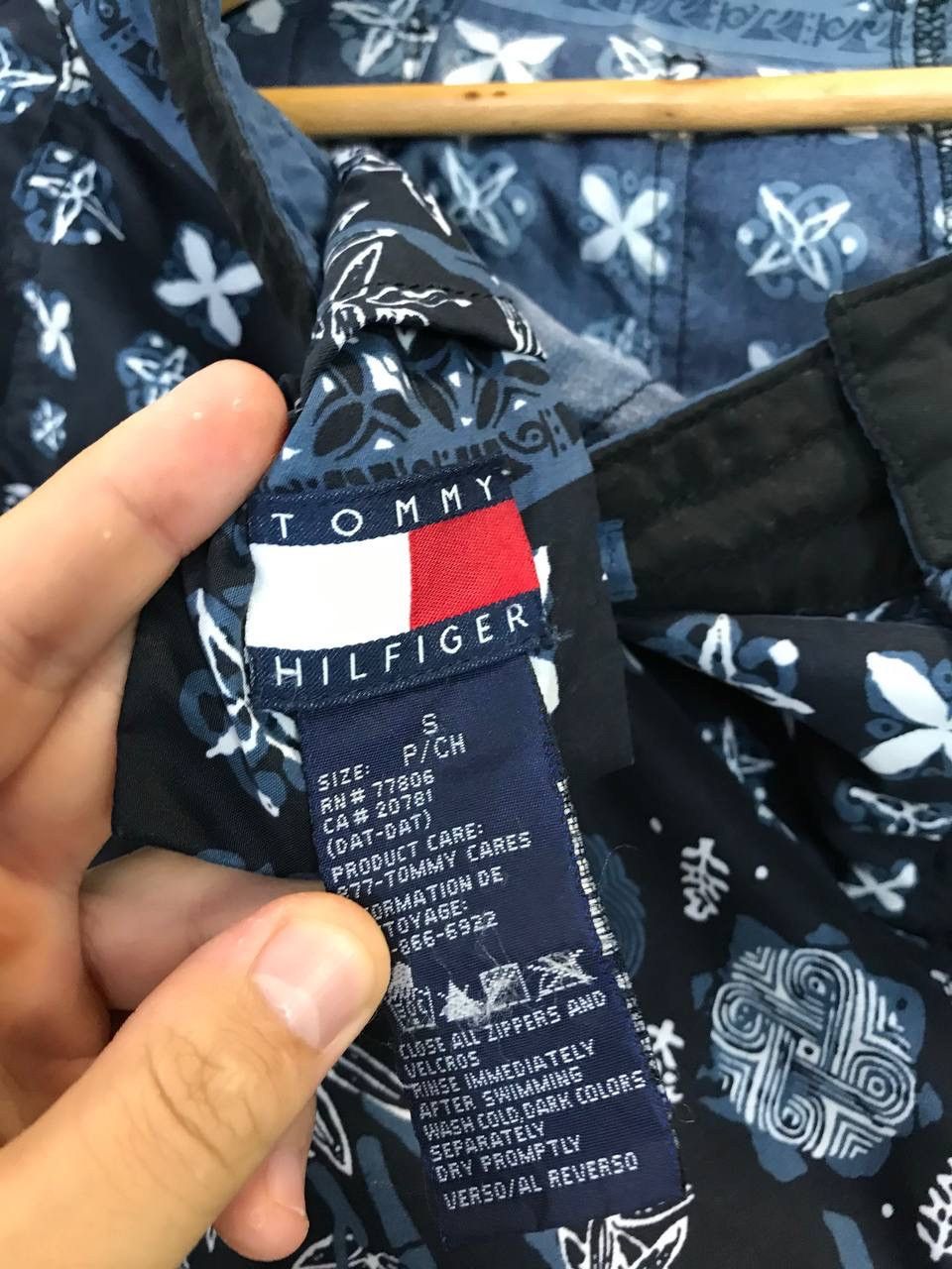 Tommy Hilfiger × Vintage Tommy Hilfiger vintage art shorts Size US 29 - 5 Thumbnail