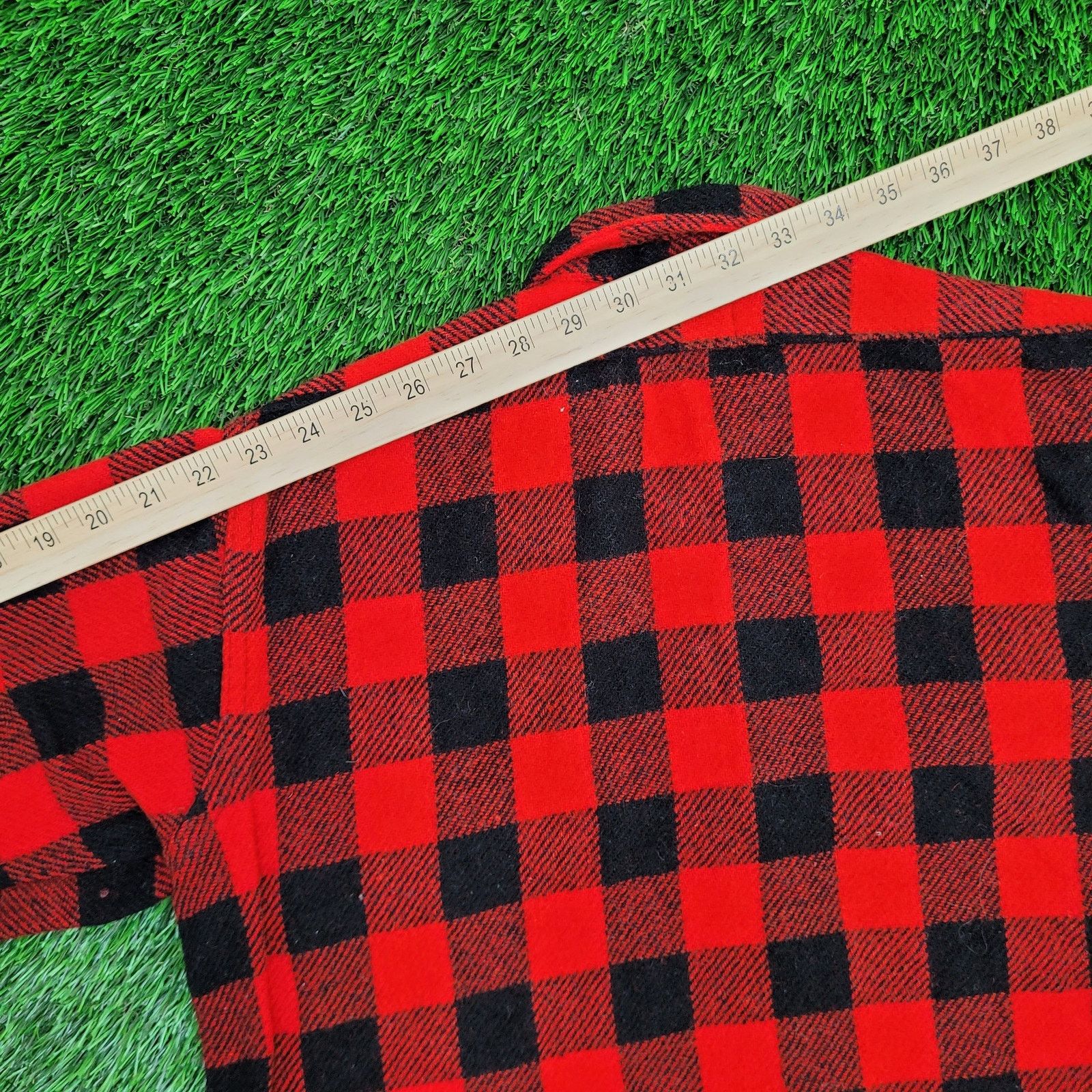 Vintage Vintage 50s Melton Wool Button Shirt L 22x27 Buffalo Plaid Size US L / EU 52-54 / 3 - 4 Thumbnail