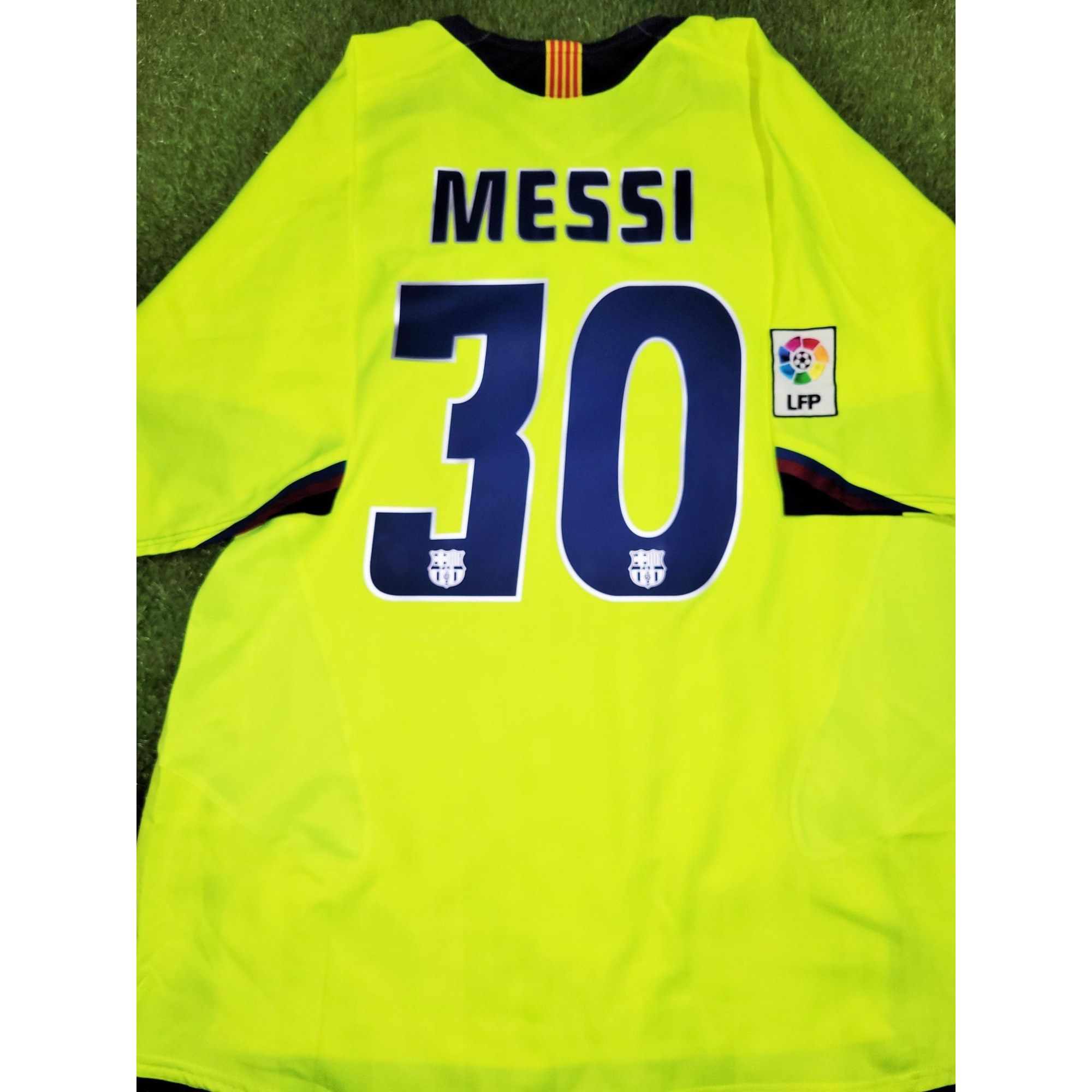 image of Nike Messi Barcelona 2005 2006 Away Soccer Jersey Shirt XL in Yellow, Men's