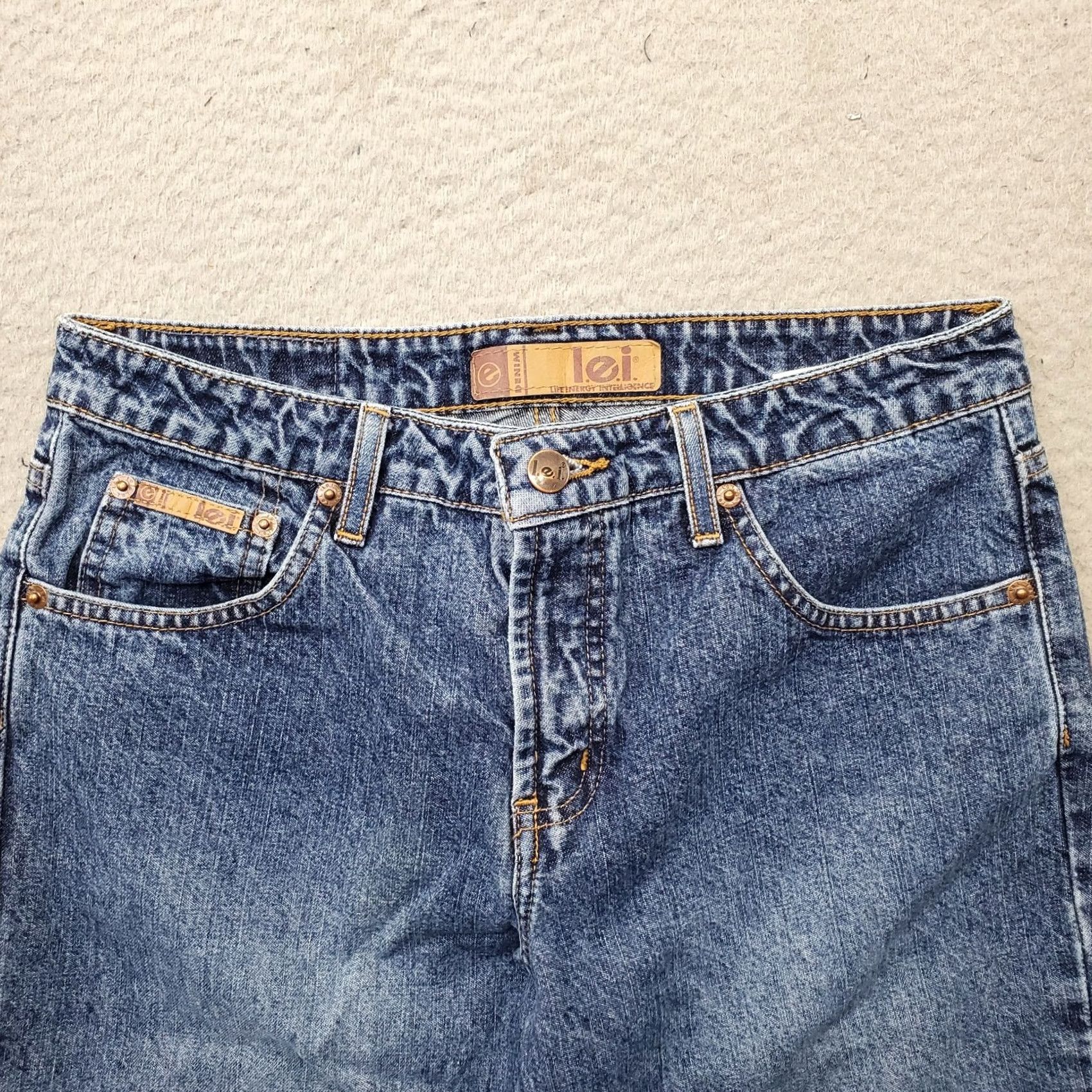 Vintage LEI Jeans Women Size 7 Blue Denim Medium Wash Straight Leg Arcuate Pocket Size 28" / US 6 / IT 42 - 6 Thumbnail