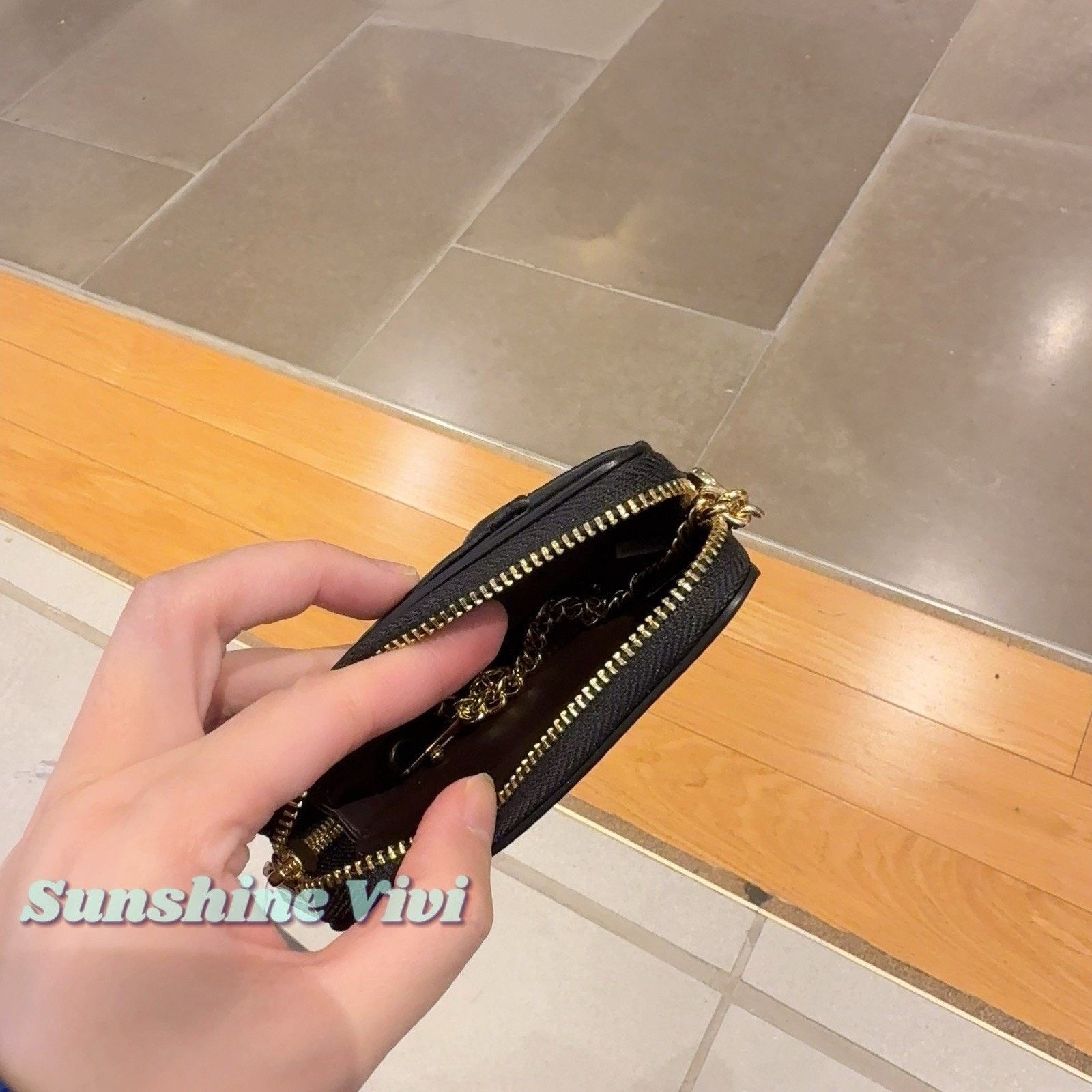 Coach NWT Coach Zip Card Case Quilting CZ467 Leather, Gold/Black Size ONE SIZE - 7 Thumbnail