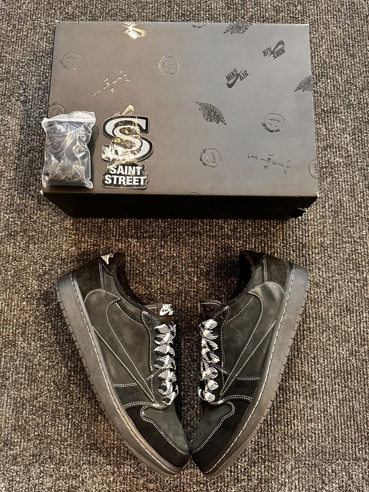 Travis Scott Air Jordan 1 Low X Travis Scott Phantom Size US 10.5 / EU 43-44 - 1 Thumbnail