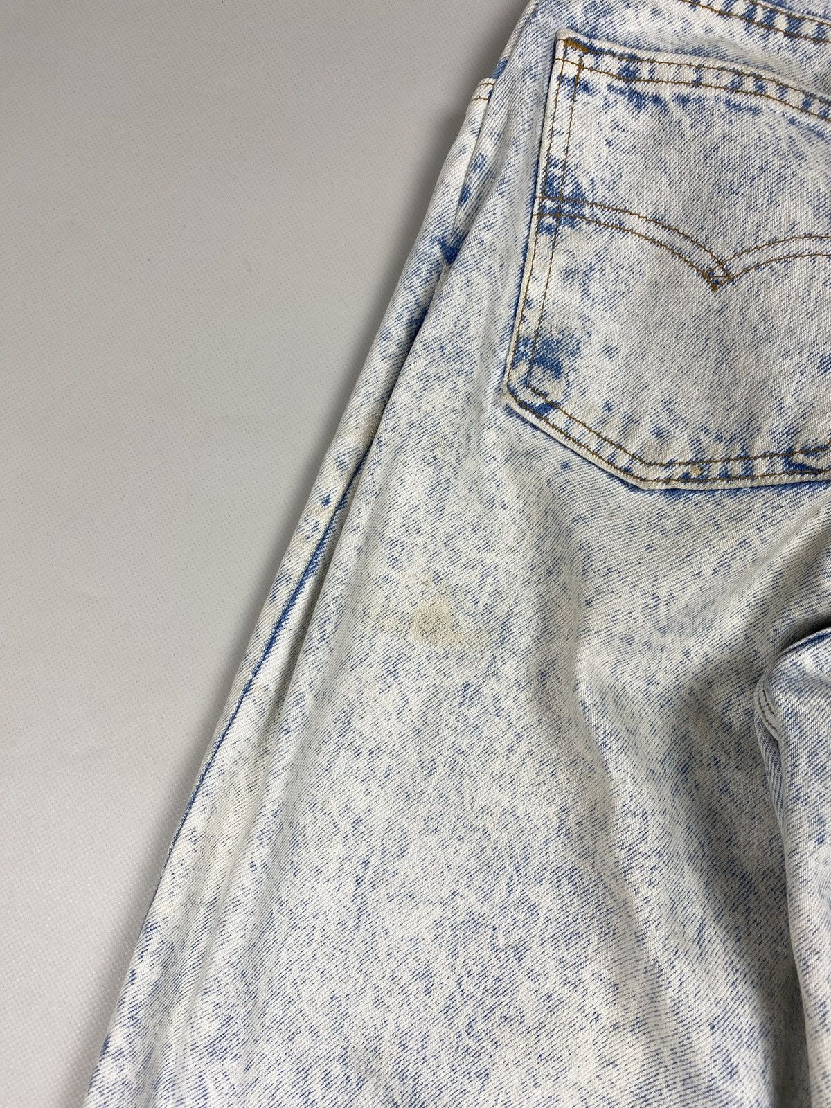 Levi's × Vintage VTG 90s Levi’s 550 men’s light blue jeans size 32 30 USA Size US 32 / EU 48 - 23 Thumbnail