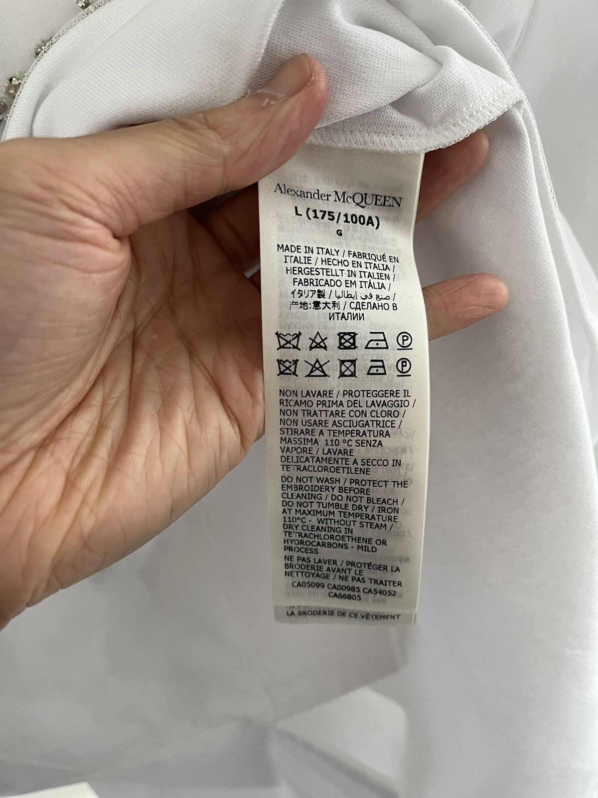 Alexander McQueen Alexander McQueen Embroidery Tshirt Size US L / EU 52-54 / 3 - 8 Thumbnail
