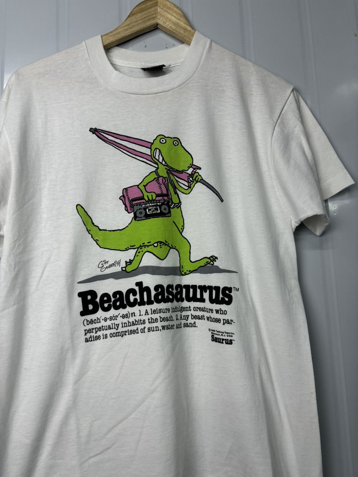 Vintage RARE! Vintage 1986 Beachsaurus Parody Art Wording Tee Size US L / EU 52-54 / 3 - 1 Thumbnail
