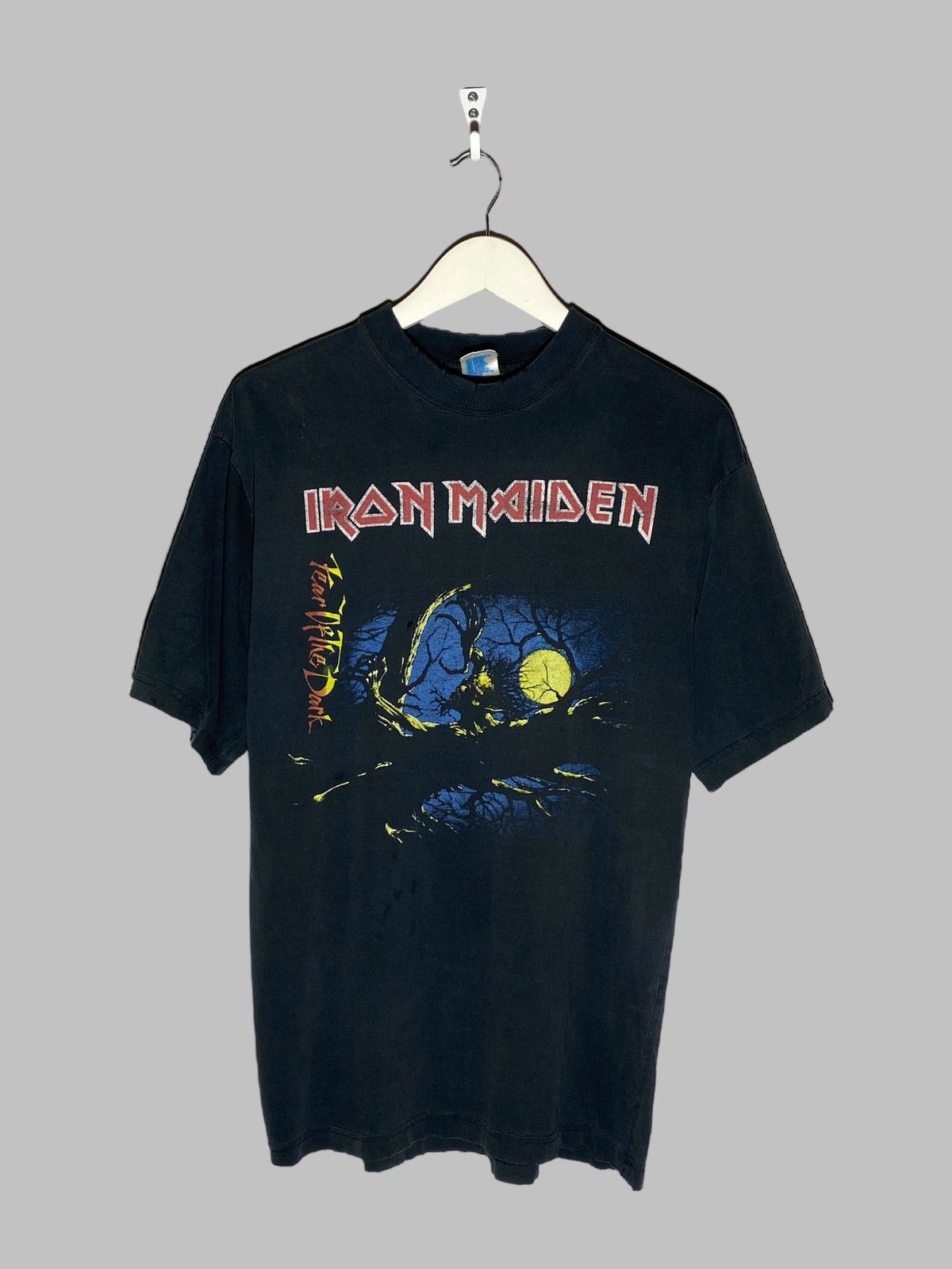 Band Tees Vintage Iron Maiden Graphic Print Distressed t-shirt Size US M / EU 48-50 / 2 - 1 Thumbnail