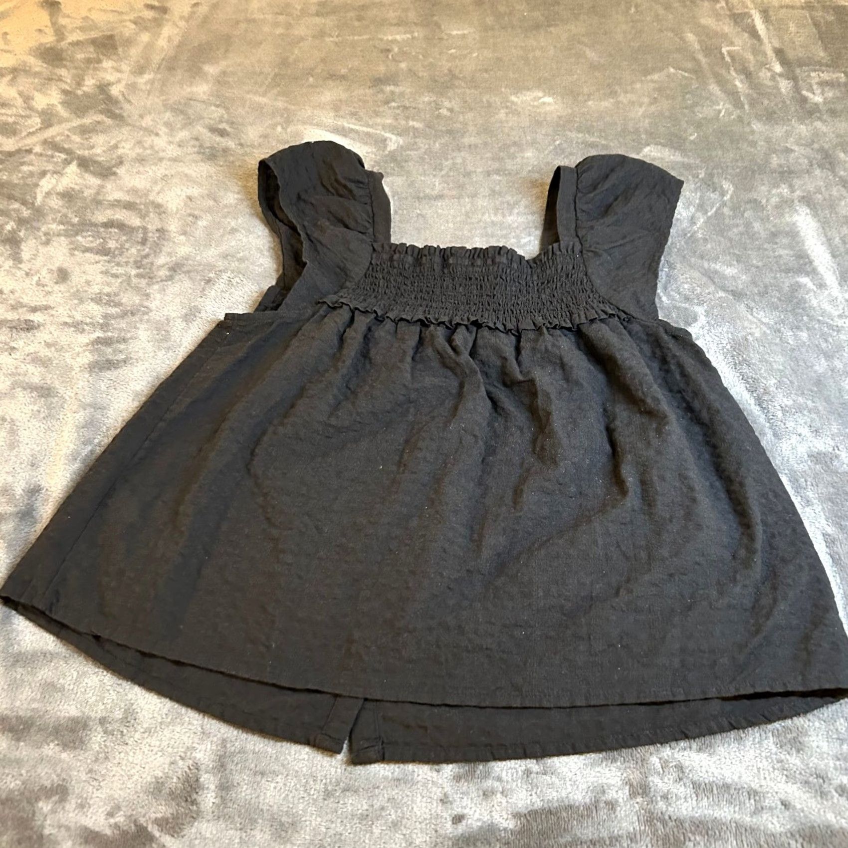 Old Navy Old Navy Black Button Up Smocked Top Ruffle Sleeve Square Neckline Womens Small Size S / US 4 / IT 40 - 4 Thumbnail