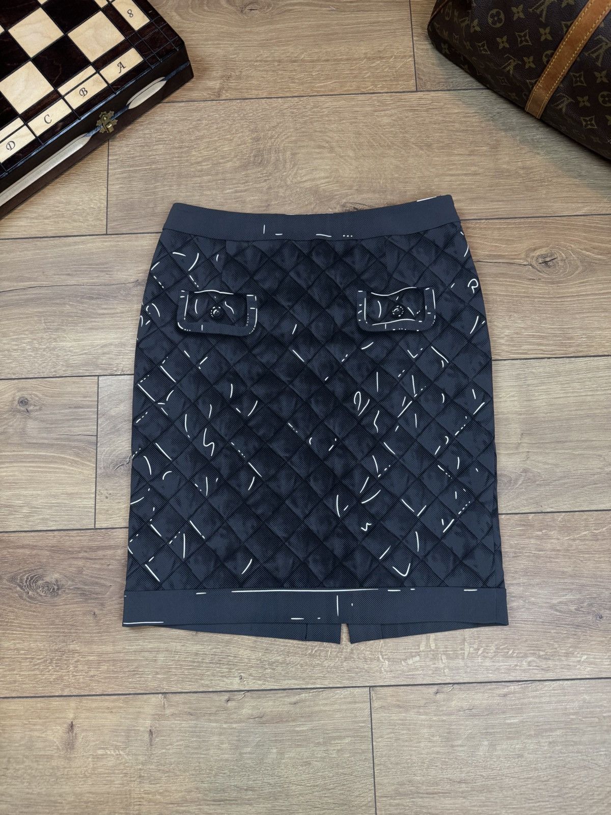 Moschino Vintage skirt Moschino Italy 00s original Size 28" / US 6 / IT 42 - 1 Thumbnail