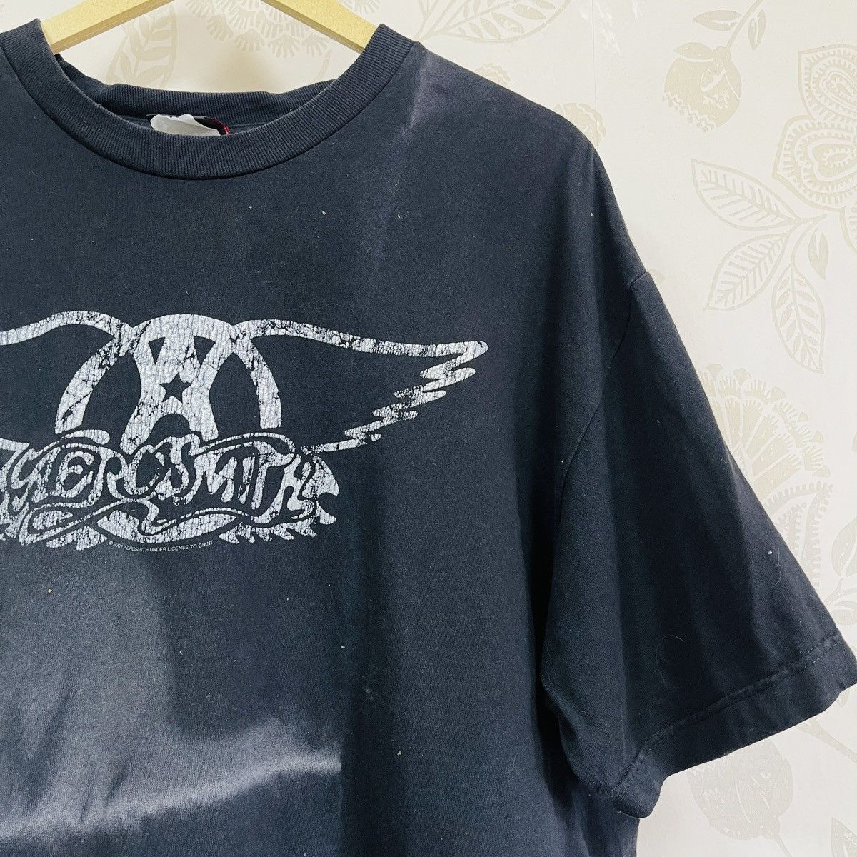Aerosmith × Giant × Vintage Faded Aerosmith Rock Band TShirt Copyright 2001 Size US XL / EU 56 / 4 - 4 Thumbnail