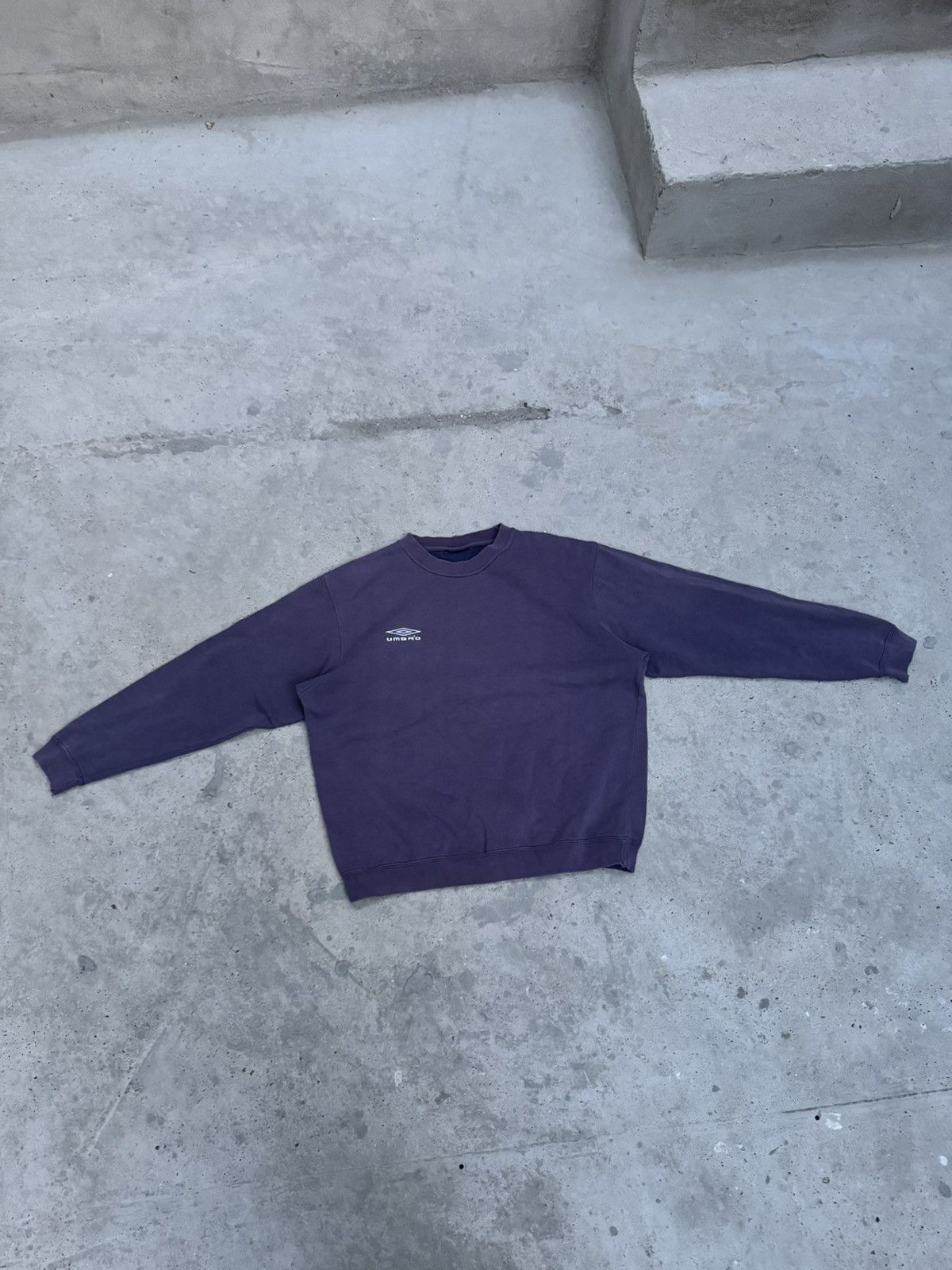 Umbro VINTAGE DISTRESSED WASHED UMBRO SWEATSHIRT Size US M / EU 48-50 / 2 - 1 Thumbnail