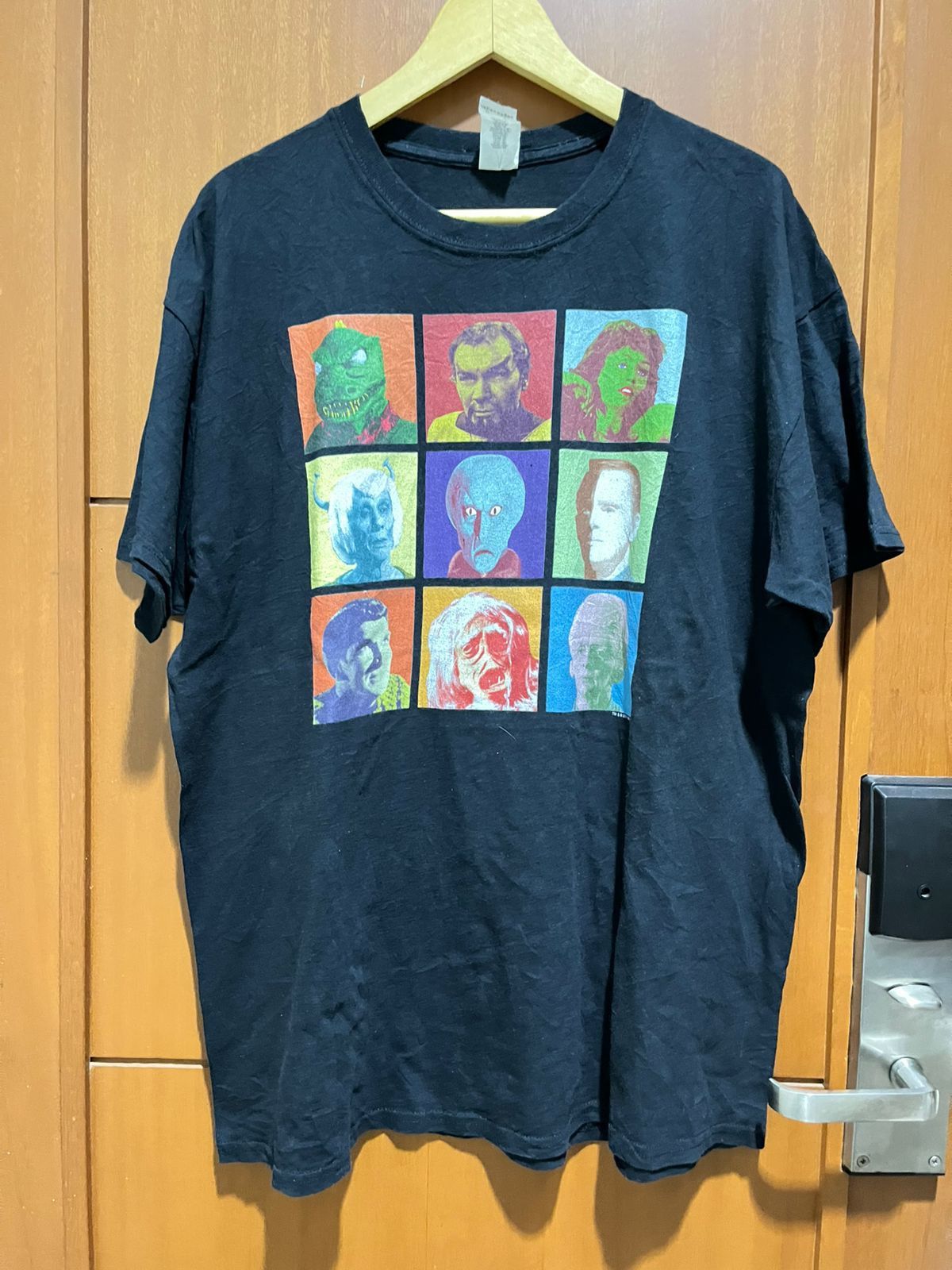 Gildan Y2K Star Trek Villains 2017 Movies tee graphic tshirt Size US XL / EU 56 / 4 - 1 Thumbnail