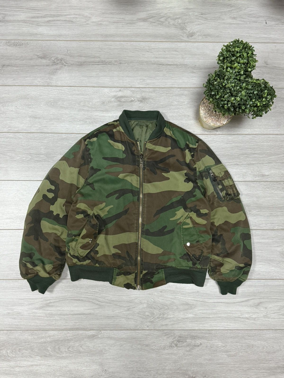 Vintage MA-1 camo flyers man vintage bomber jacket military Size US L / EU 52-54 / 3 - 1 Thumbnail