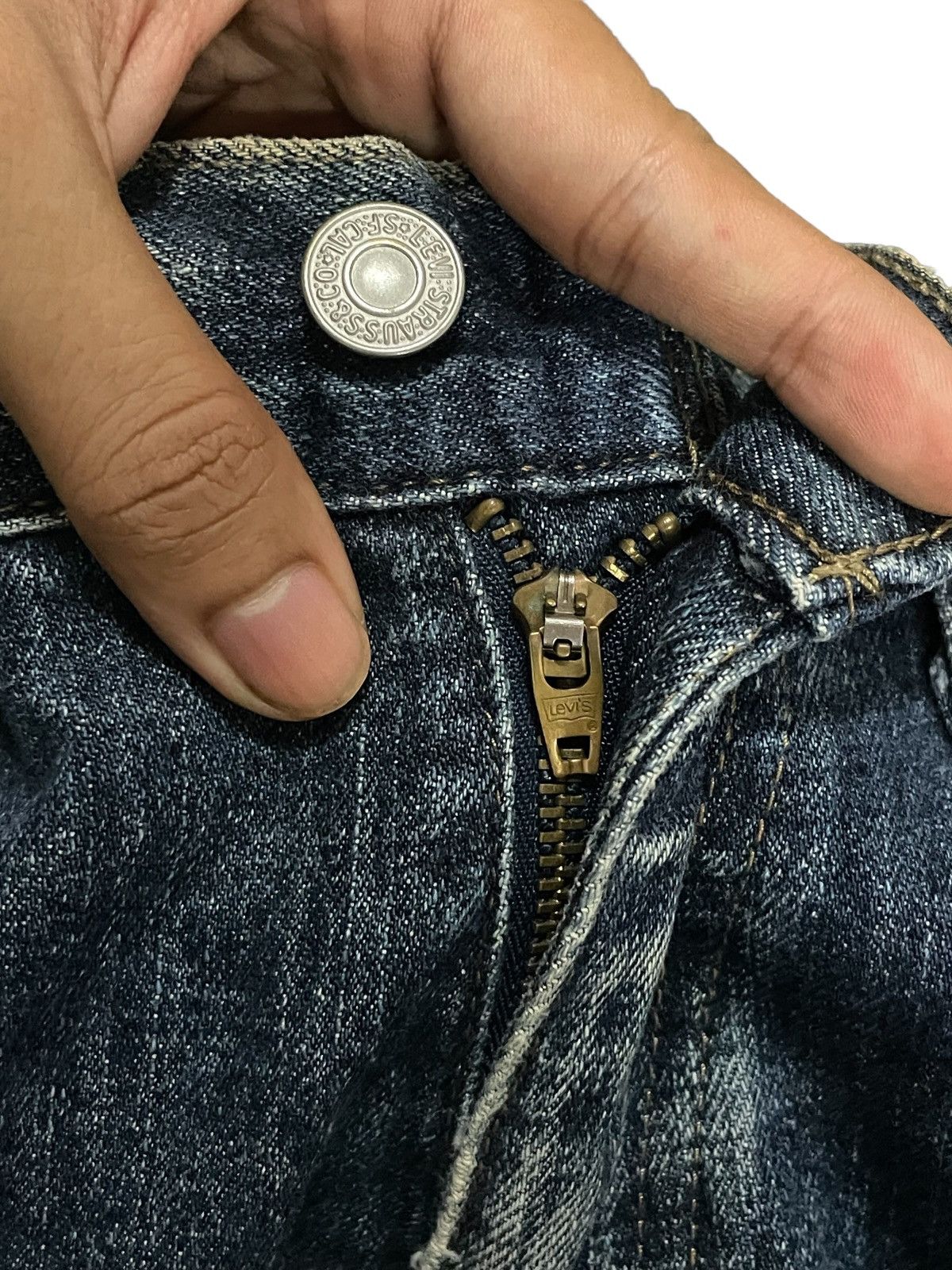 Levi's Vintage Levi’s Stone Wash Denim Baggy Straight Cut Jeans Size US 32 / EU 48 - 15 Thumbnail