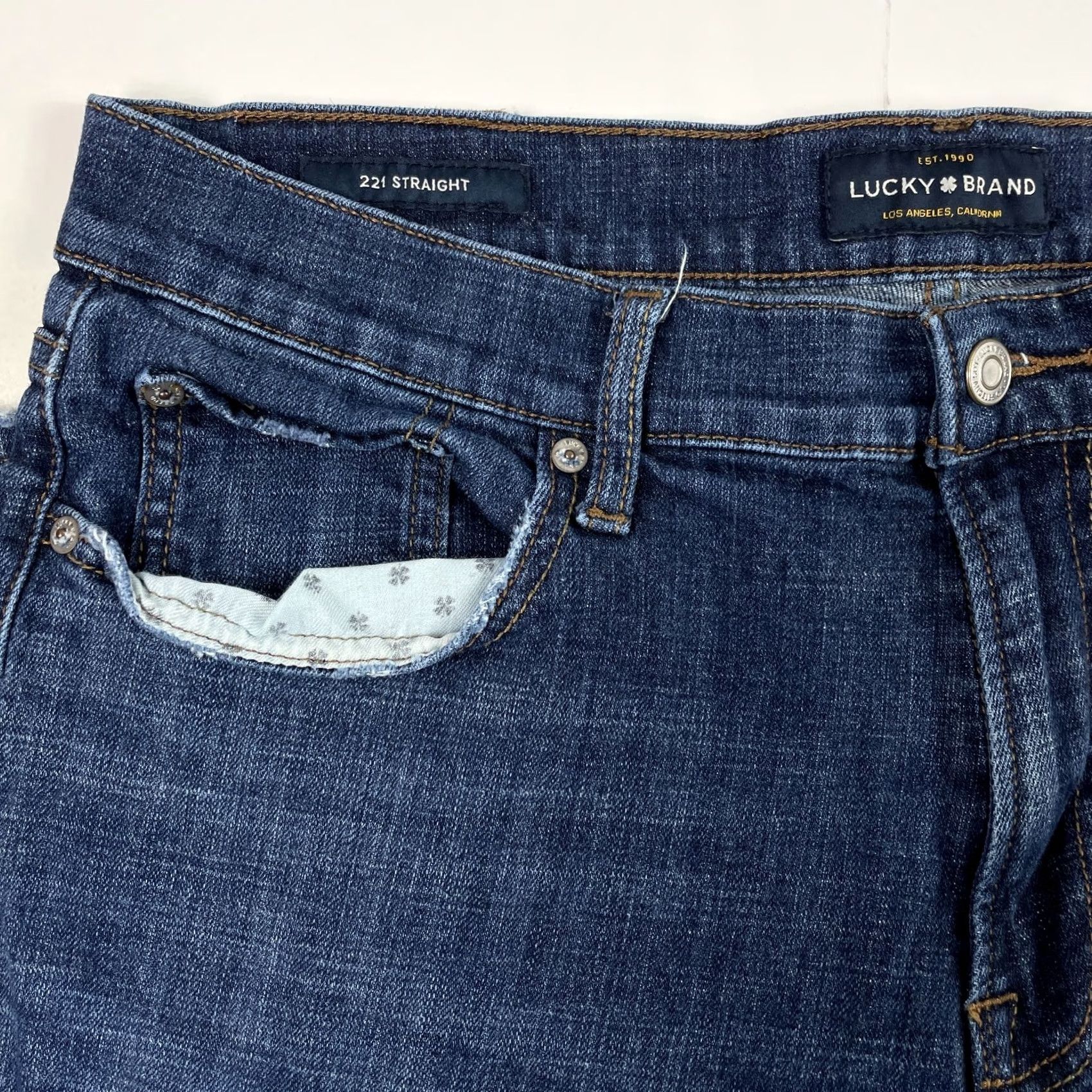 Lucky Brand Lucky Brand Jeans Men 36 x 32 Blue 221 Straight Leg Dark Wash Denim Stretch Work Jeans Regular Rise Embroidered Logo 5-Pocket Size US 36 / EU 52 - 7 Thumbnail