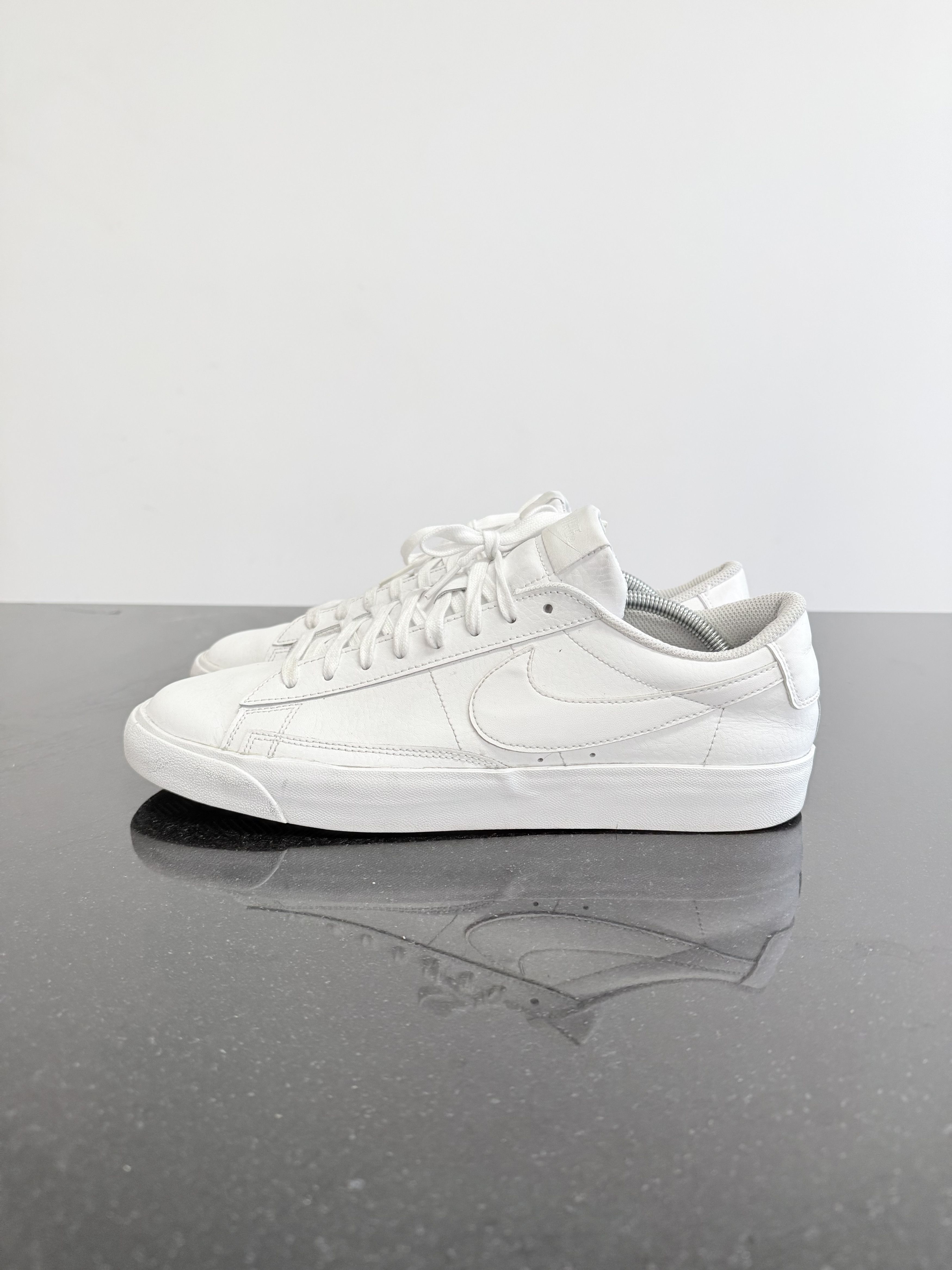 Nike Blazer Low LE 'Triple White' Size US 11.5 / EU 44-45 - 10 Thumbnail