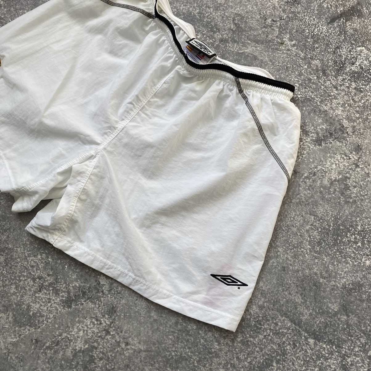 Umbro Vintage Umbro Manchester United Small logo white 90’s shorts Size US 34 / EU 50 - 2 Thumbnail