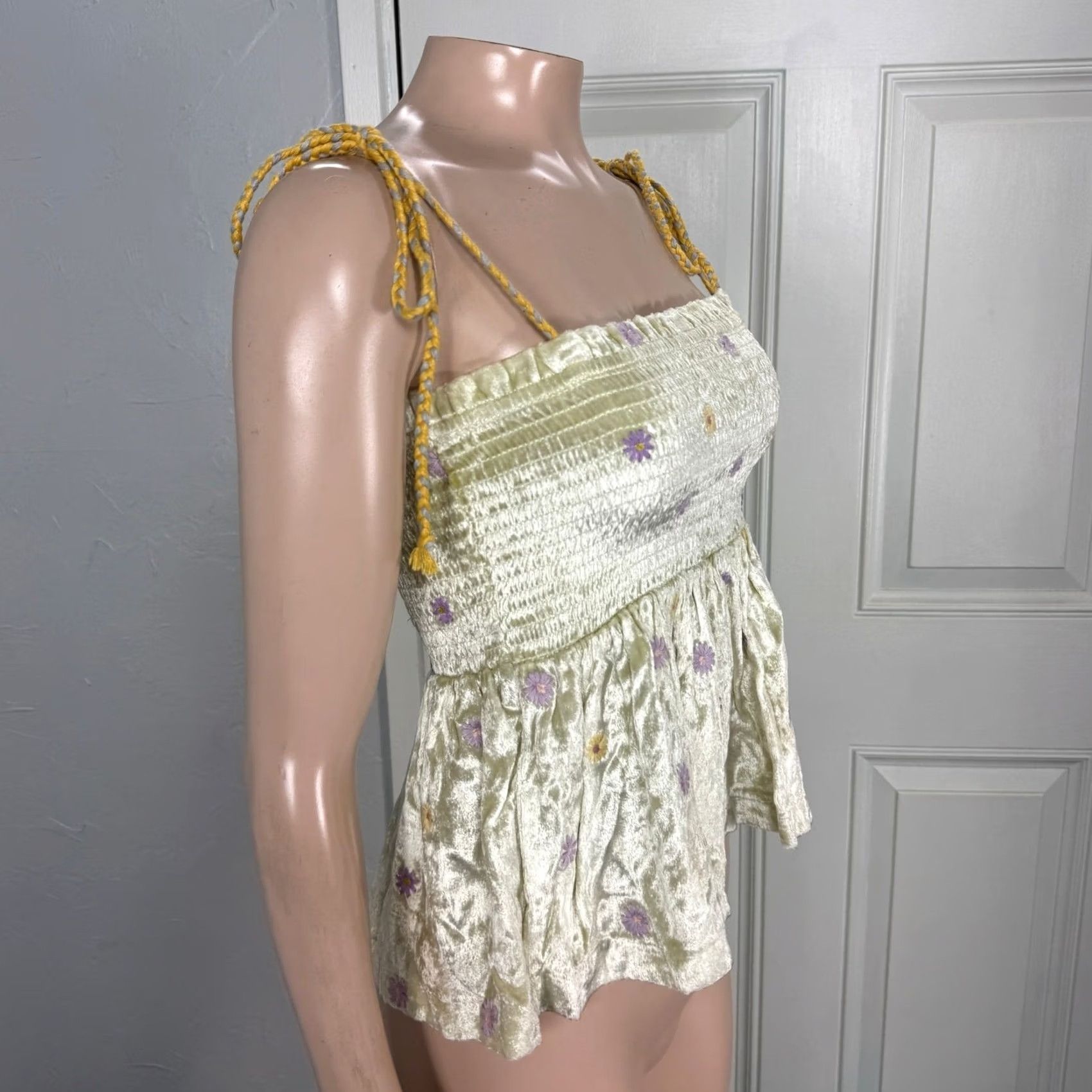 Vintage Kimchi Blue Floral Velvet Embroidered Smocked Tie Shirt M Women's Yellow Size M / US 6-8 / IT 42-44 - 5 Thumbnail