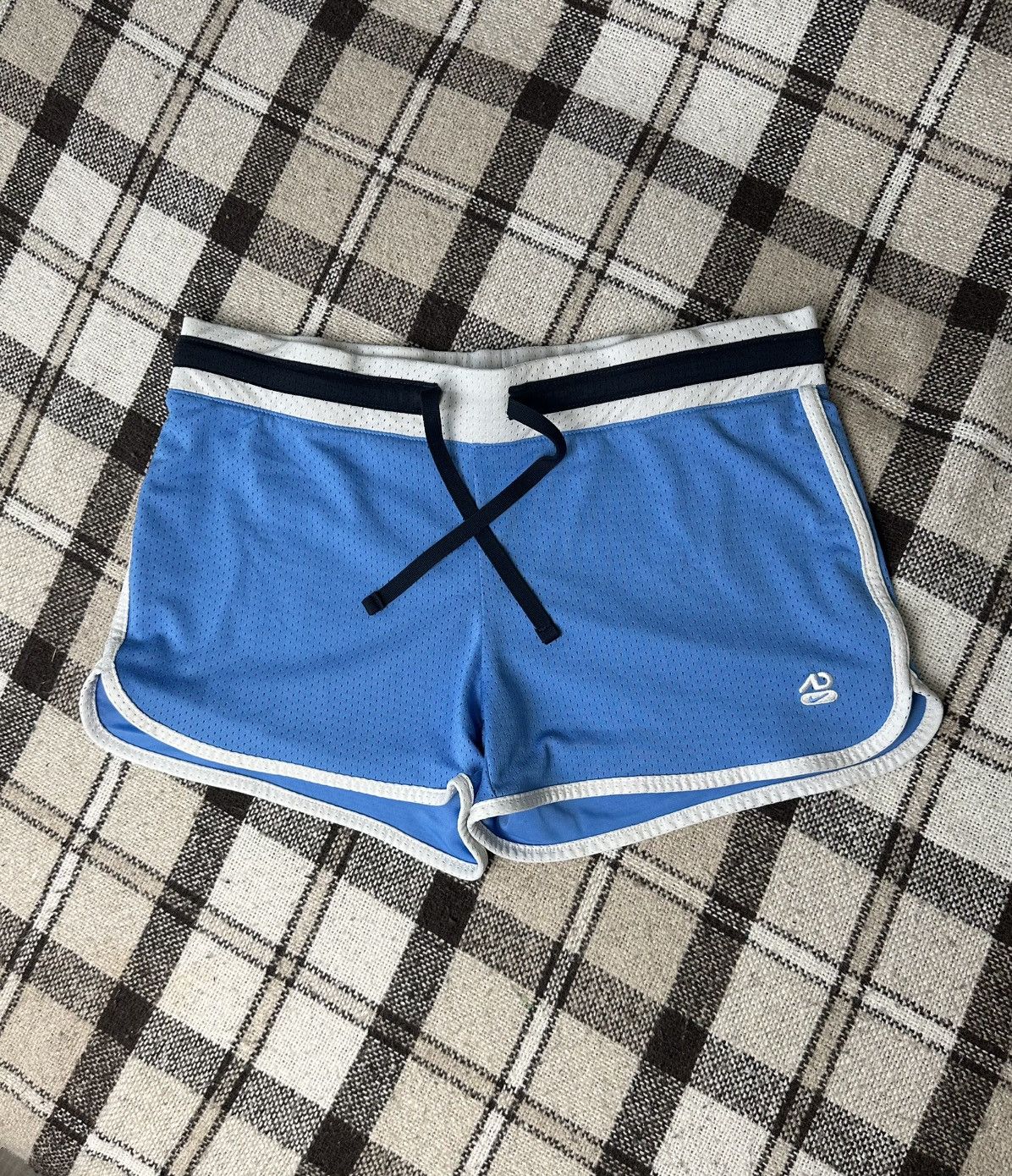 Nike Very Cute Vintage Nike Womens Shorts size L great condition Size 30" / US 8 / IT 44 - 1 Thumbnail