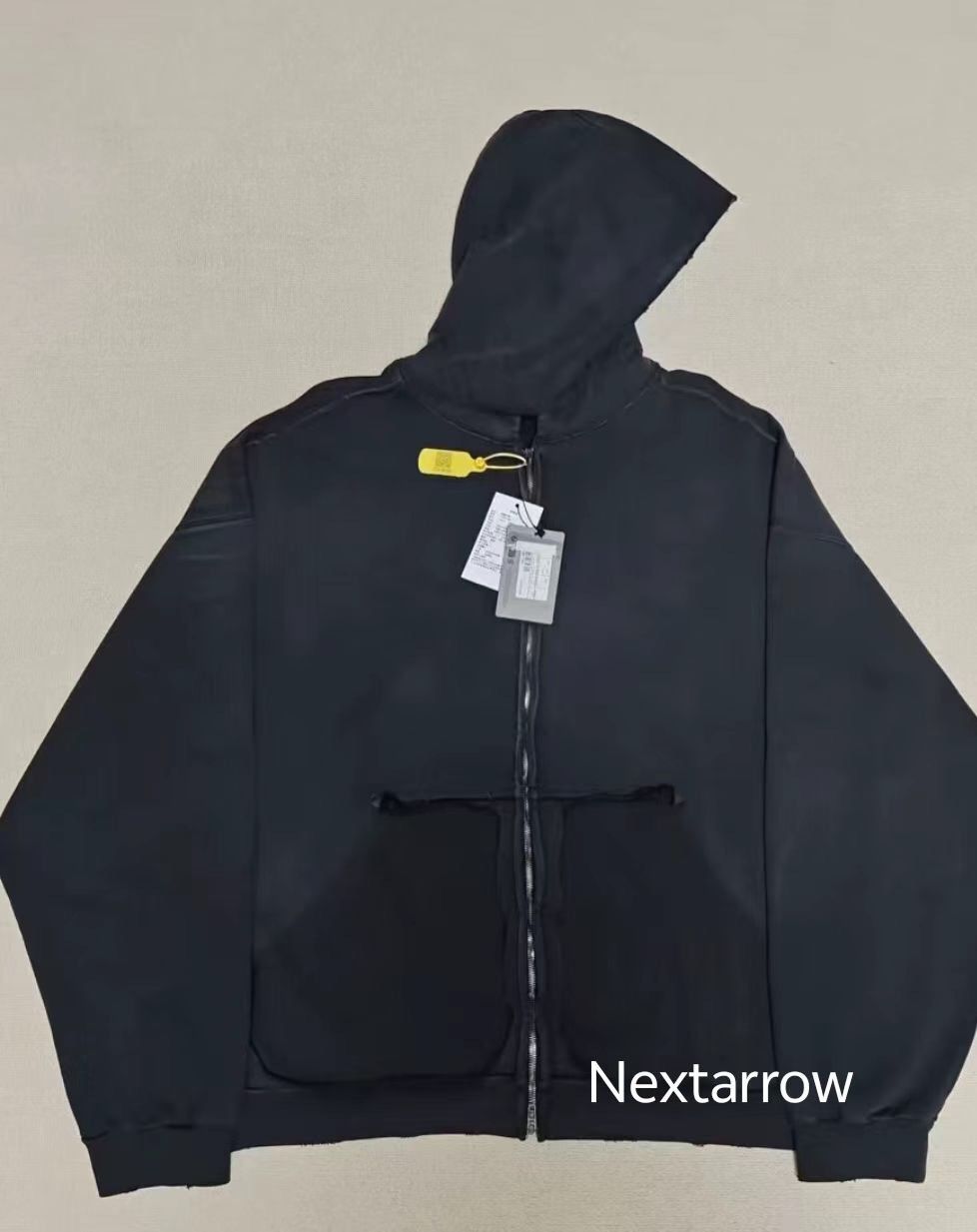Balenciaga Balenciaga tape, adhesive tape, textured paper2412-Nextarrow Size US S / EU 44-46 / 1 - 1 Thumbnail