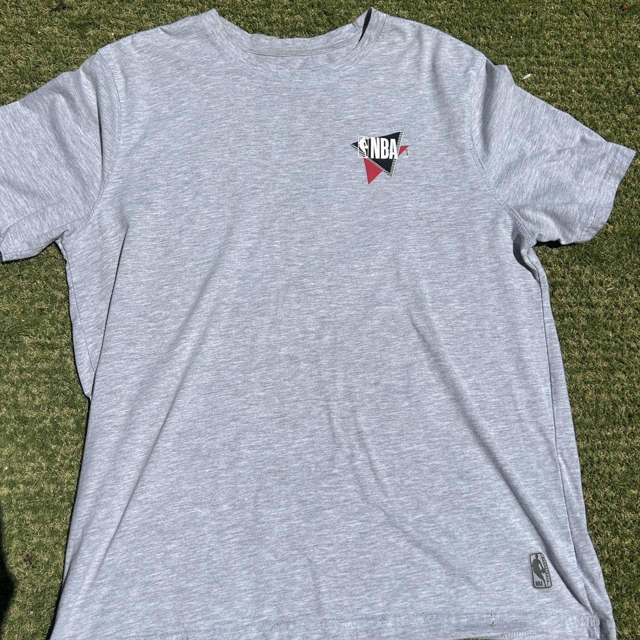 NBA XL NBA 46 Basketball association Gray graphic t-shirt Size US XL / EU 56 / 4 - 4 Thumbnail
