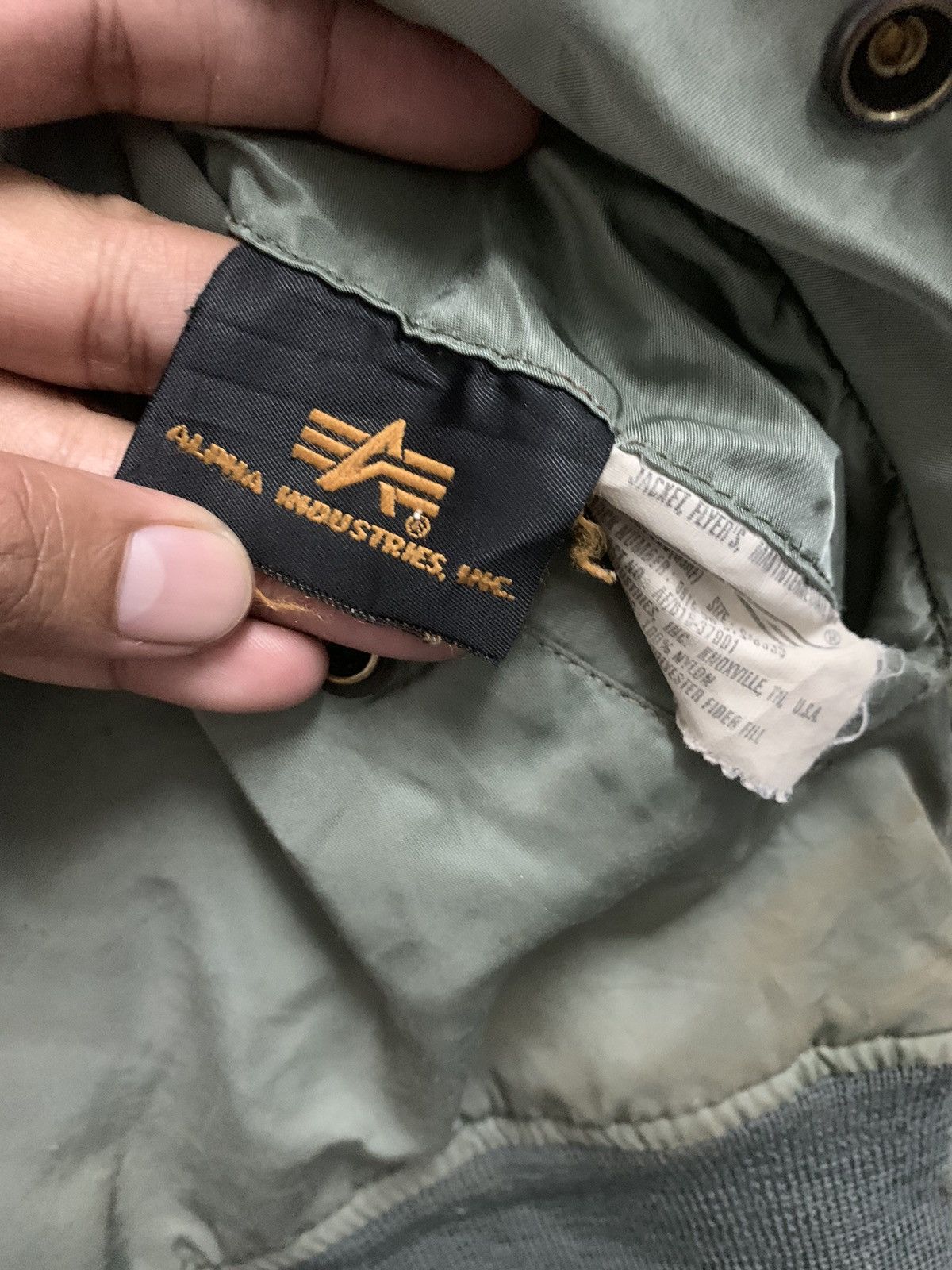 Alpha Industries Vintage Alpha Industries Riversible Distressed Bomber Jacket Size US L / EU 52-54 / 3 - 9 Thumbnail