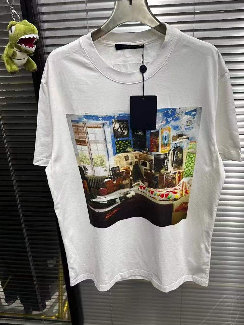 Louis Vuitton Louis Vuitton Graphic Print T-Shirt Size M Size US M / EU 48-50 / 2 - 1 Thumbnail