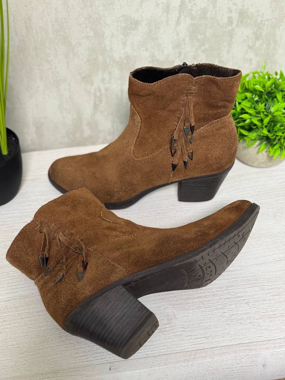 Le Grande Bleu (L.G.B.) Women’s Marco Tozzi Suede ankle boots Western Cowboy 00s Size US 10 / IT 40 - 8 Thumbnail