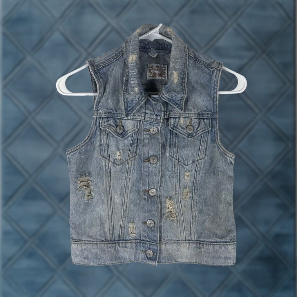 Levi's VINTAGE Levi's Trucker Vest Shirt Women XS Denim Blue Distressed Button-Up 90s Cowboy Hipster Retro Short Sleeveless Jacket U.S. Size XS / US 0-2 / IT 36-38 - 1 Thumbnail