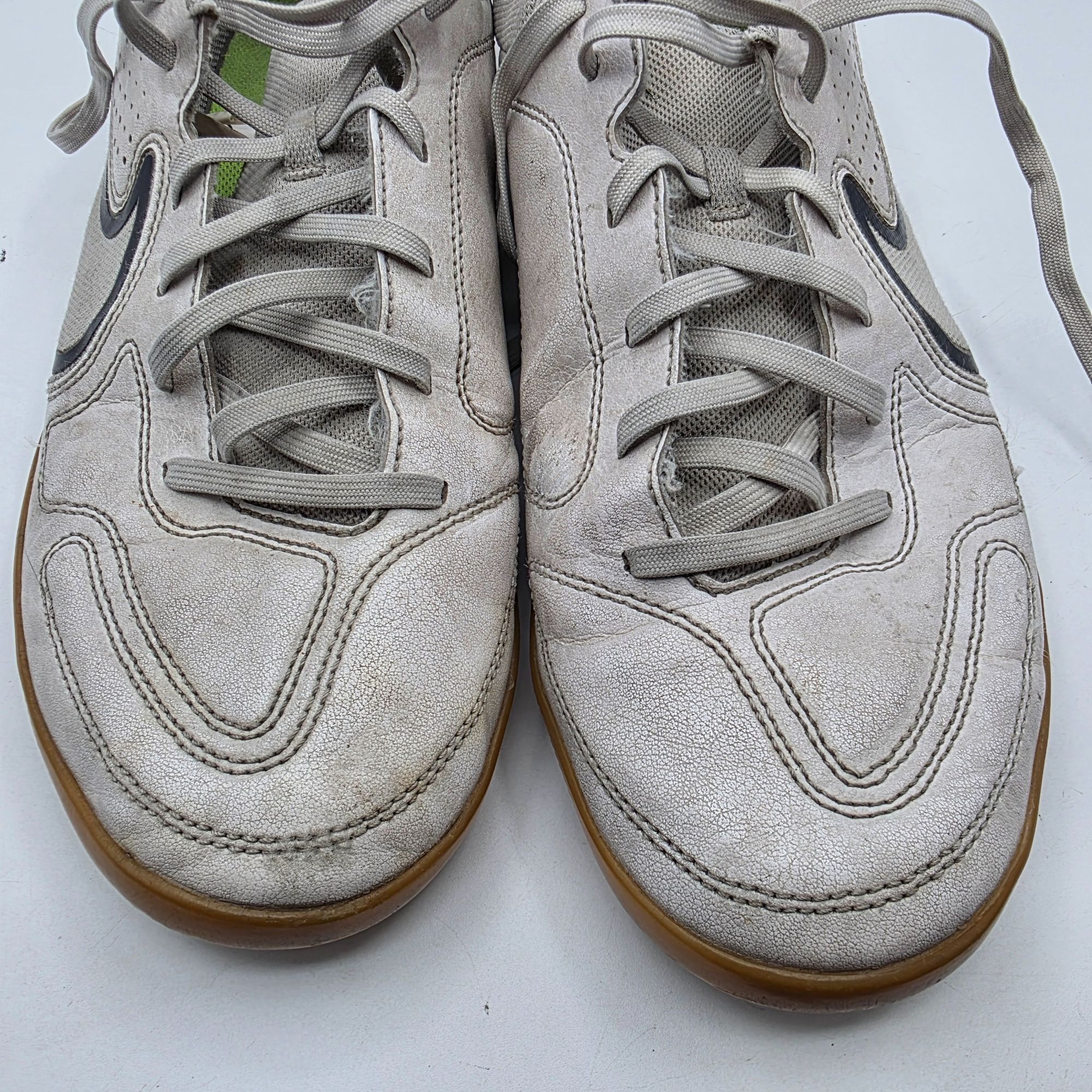 Nike Nike Tiempo Legend 9 IC Mens Size 10 White Indoor Soccer Cle Size US 10 / EU 43 - 10 Thumbnail