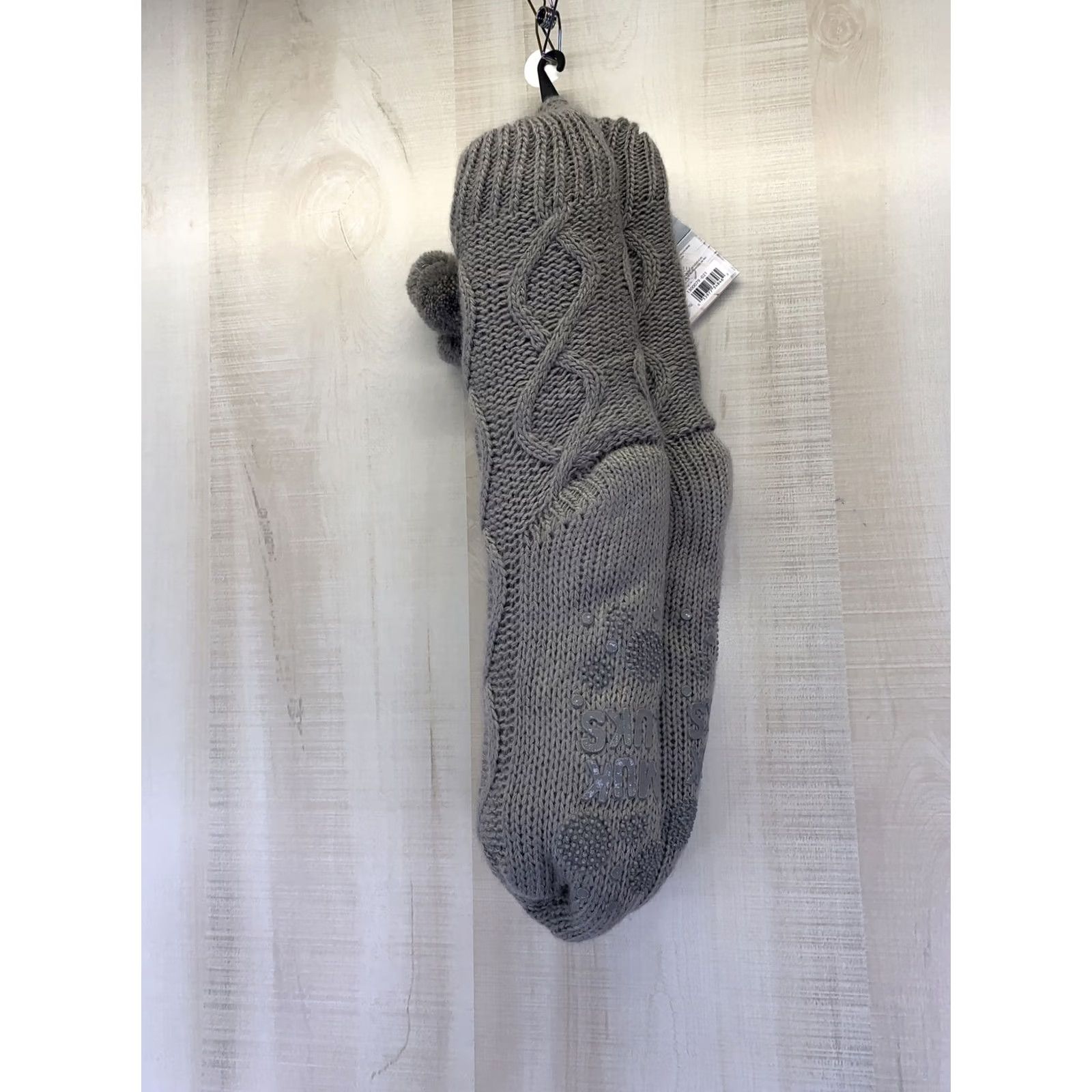 Vintage Muk Luks Womens Slipper Sock Grey Cable Knit Gripper Bottom XL 8-11 NWT-10529 Size 40" / US 18 - 6 Thumbnail