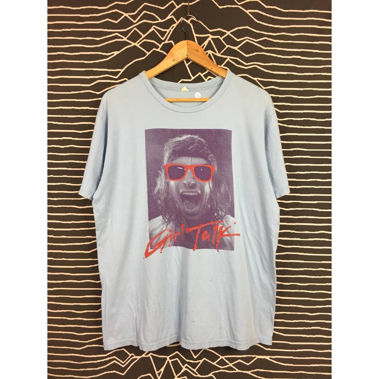 Band Tees × Rap Tees × Vintage Girl Talk American DJ Sunglasses Graphic Hip Hop Rap Tee Size US L / EU 52-54 / 3 - 1 Thumbnail