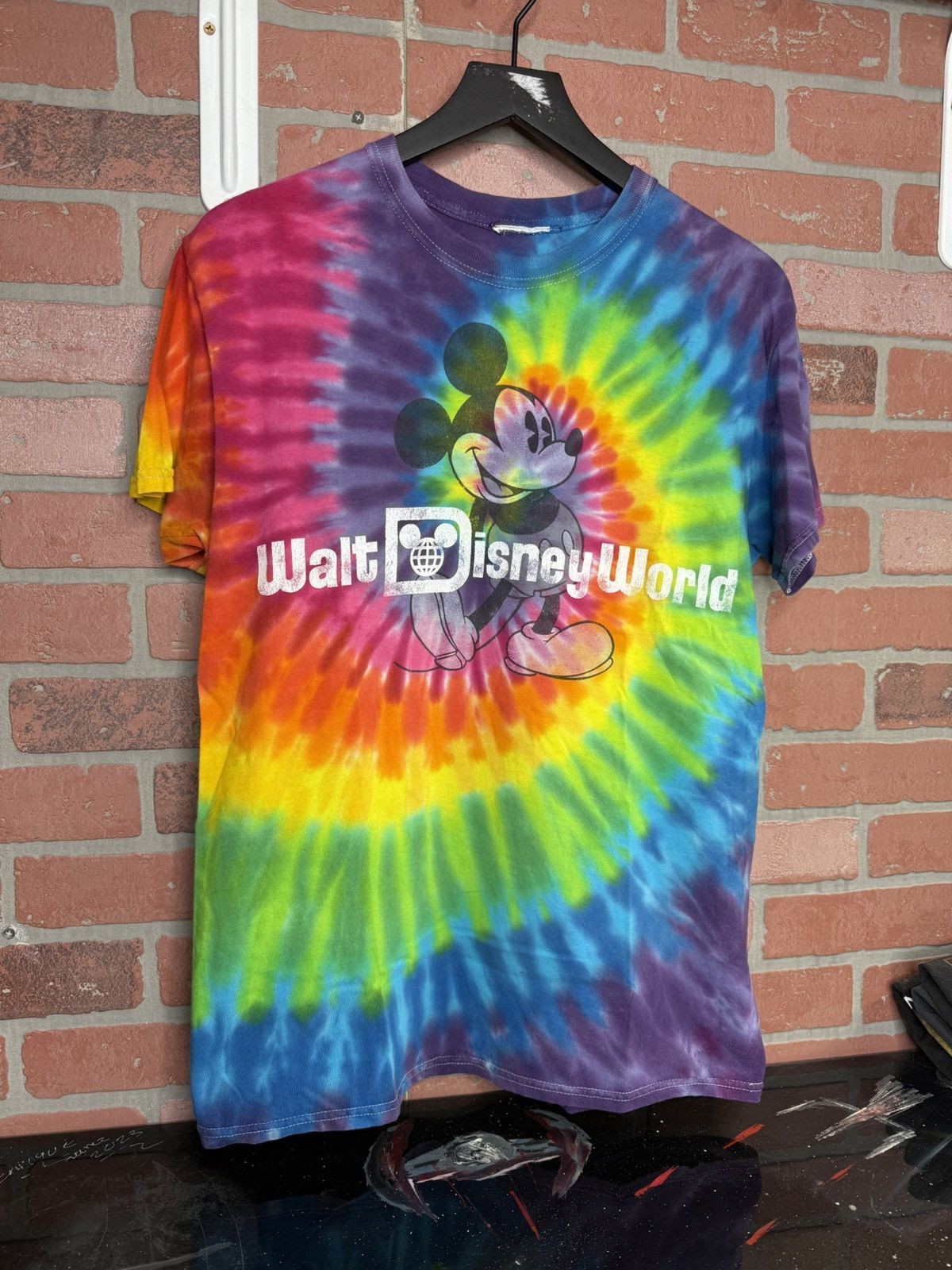 Vintage Vintage Disney Mickey Tiedye T-Shirt Size Medium Size US M / EU 48-50 / 2 - 5 Thumbnail
