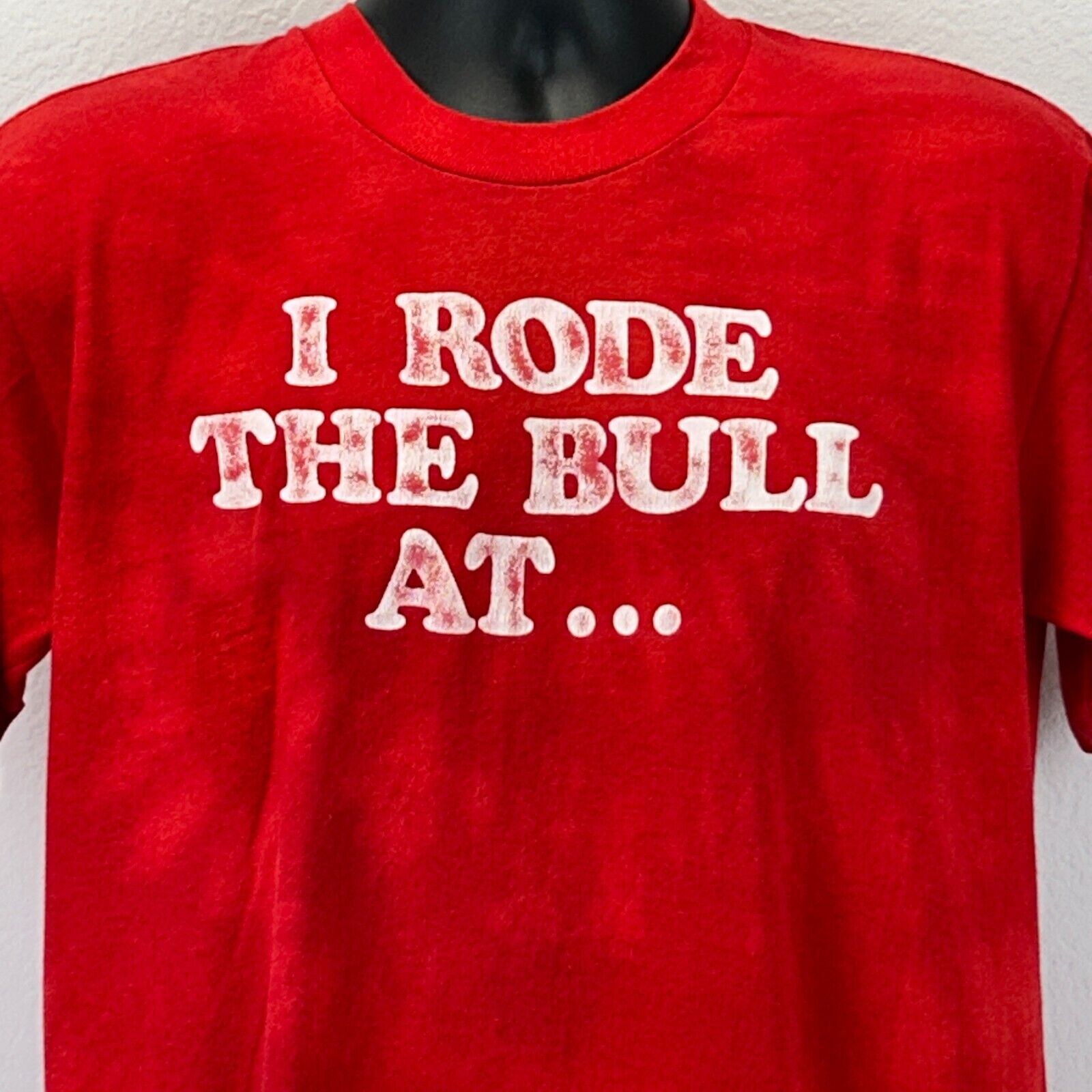 Vintage Vintage 80s I Rode the Bull at Country Roads T Shirt Red L Size US L / EU 52-54 / 3 - 6 Thumbnail