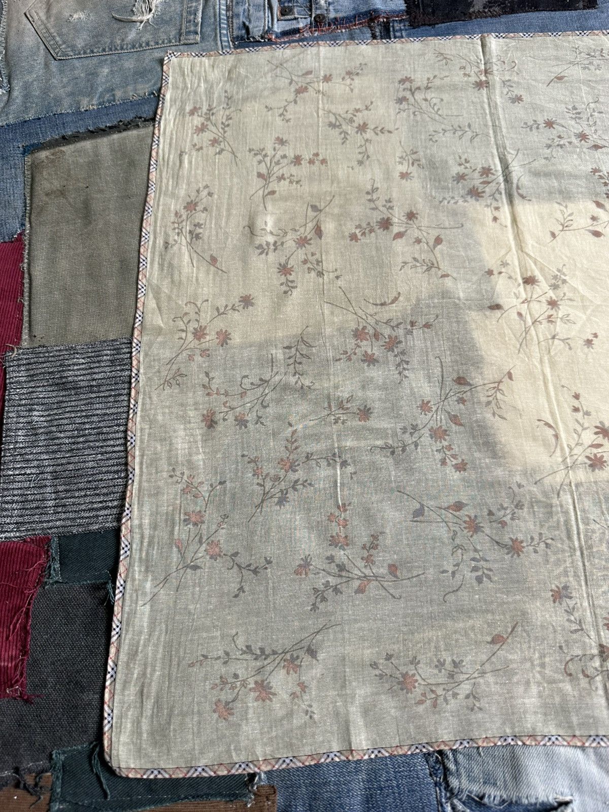 Burberry × Vintage Vintage Burberry Handkerchief/ Neckerchief/ Bandana Size ONE SIZE - 12 Thumbnail