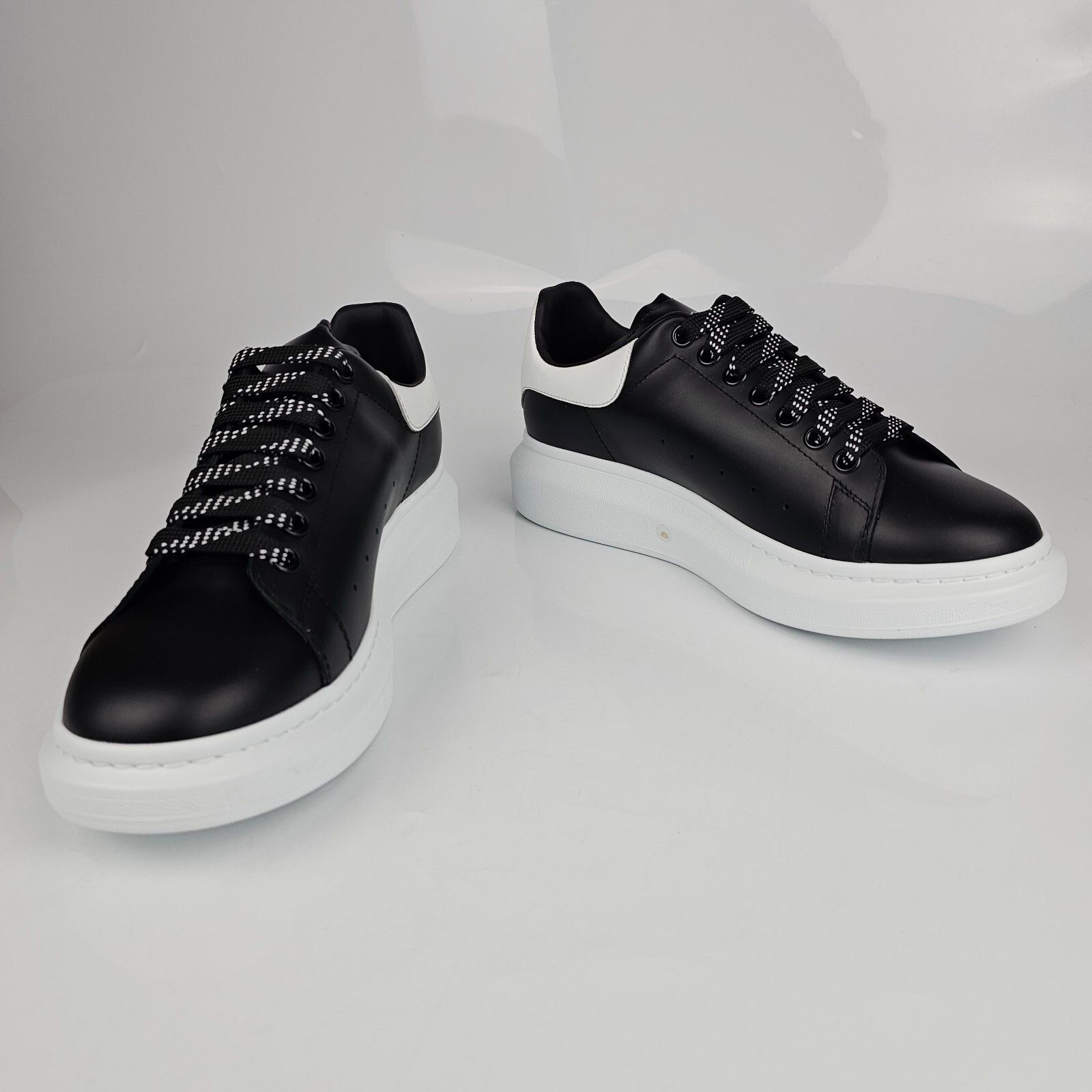 Alexander McQueen ALEXANDER MCQUEEN Oversized Men's B&W Sneakers Size US 8.5 / EU 41-42 - 8 Thumbnail